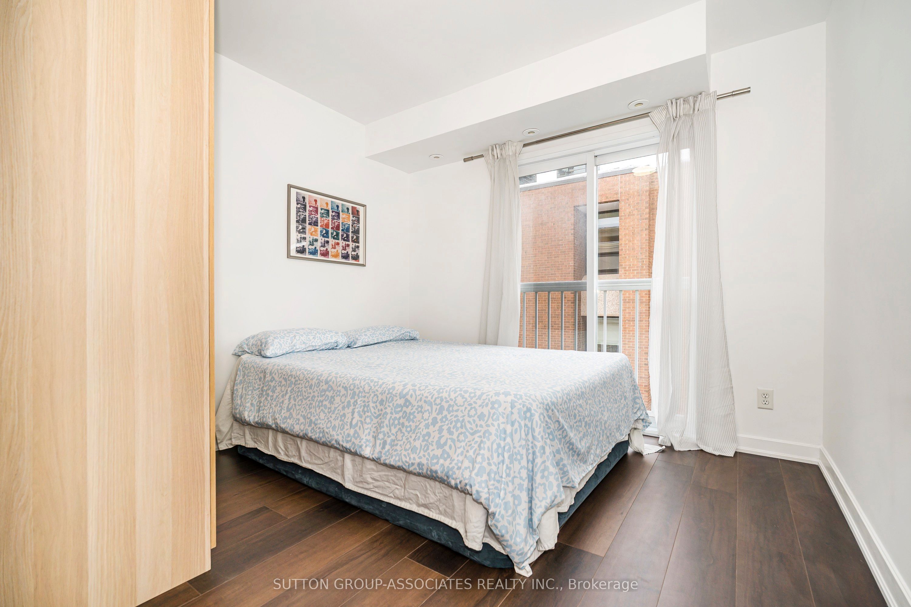 539 Jarvis Street PH7, Toronto, ON M4Y 2H7 photo 3