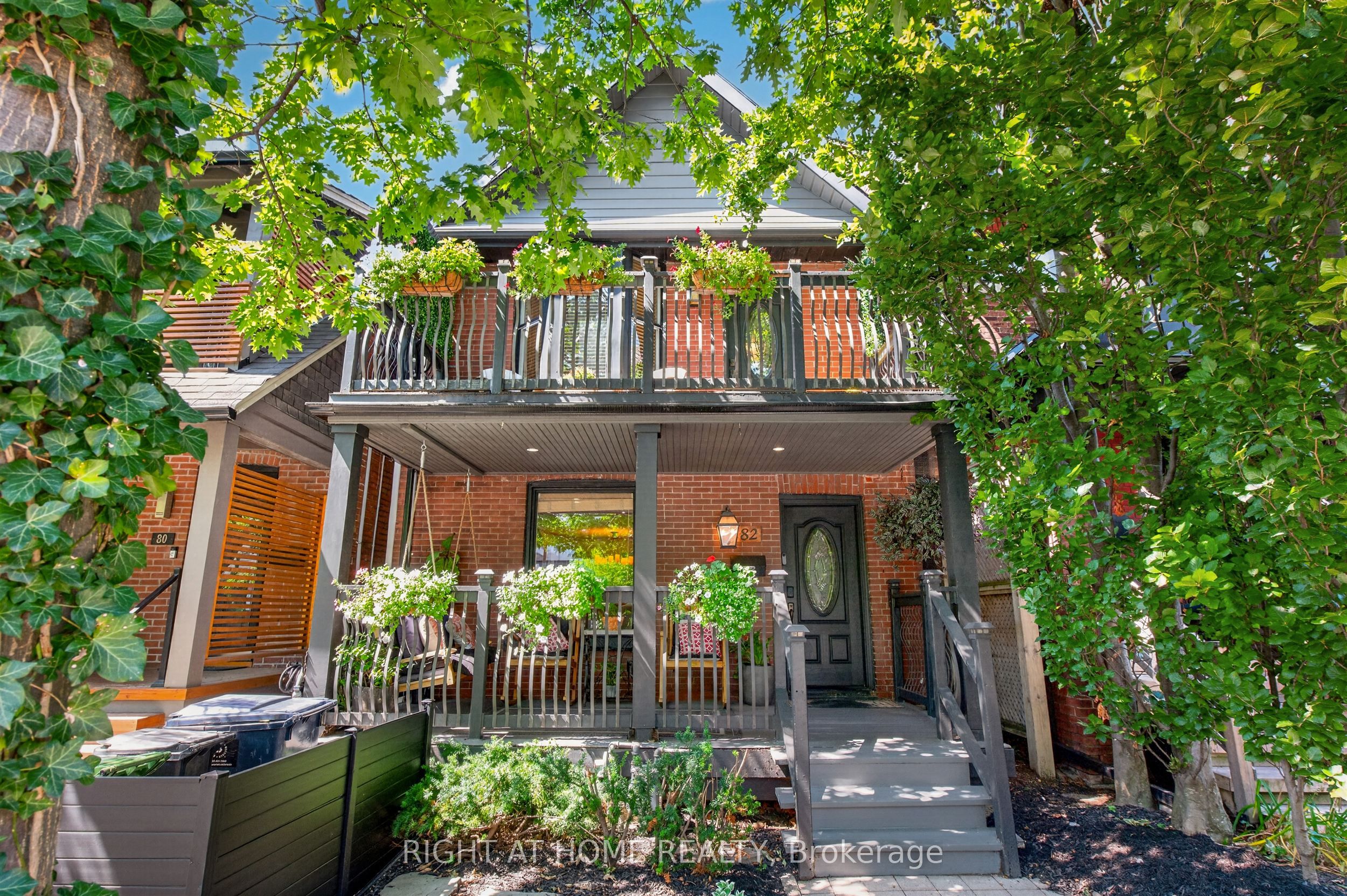 82 Arlington Avenue, Toronto, ON M6G 3L1 photo 2