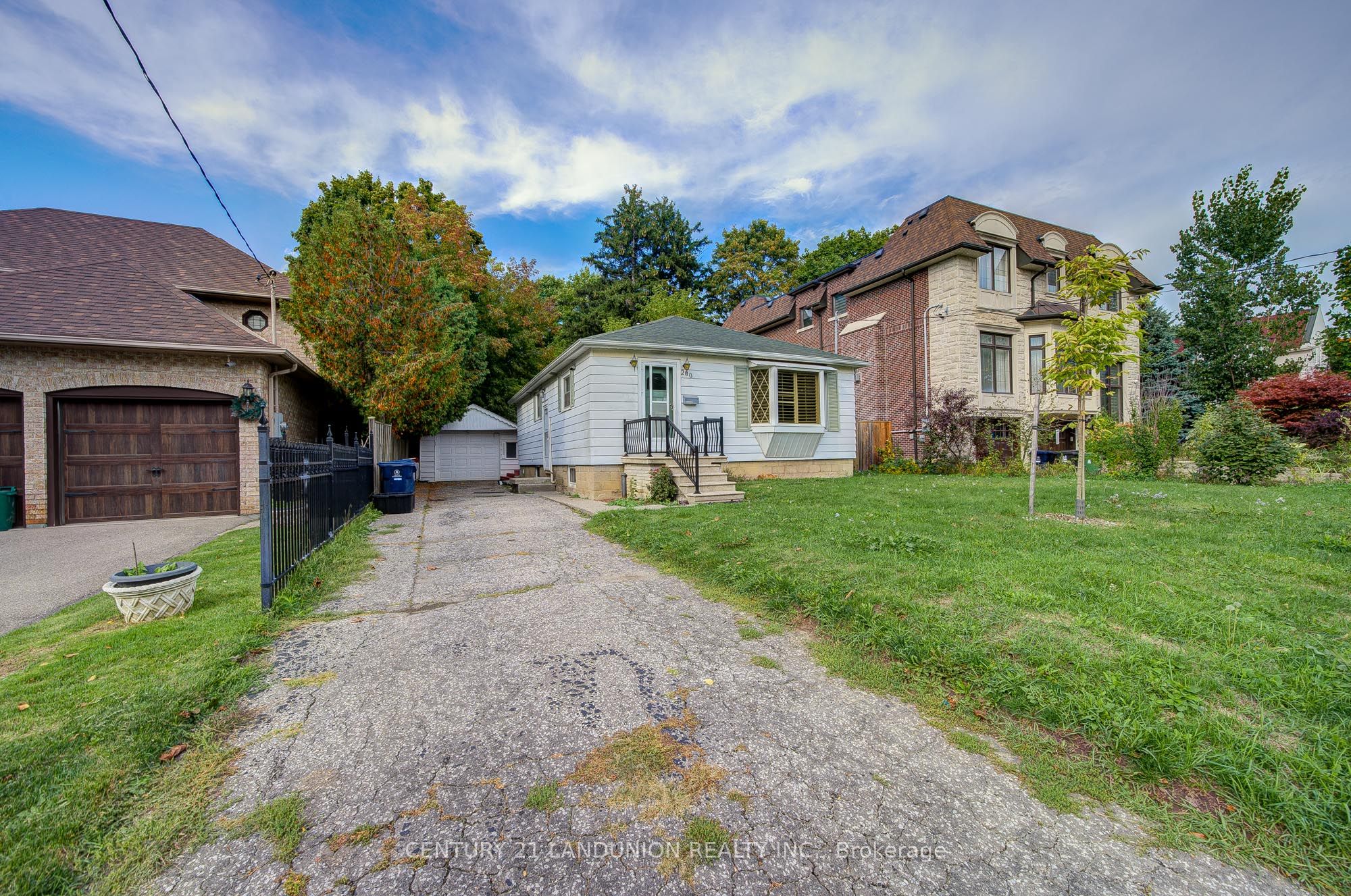 200 Elmhurst Avenue, Toronto, ON M2N 1S3 photo 3