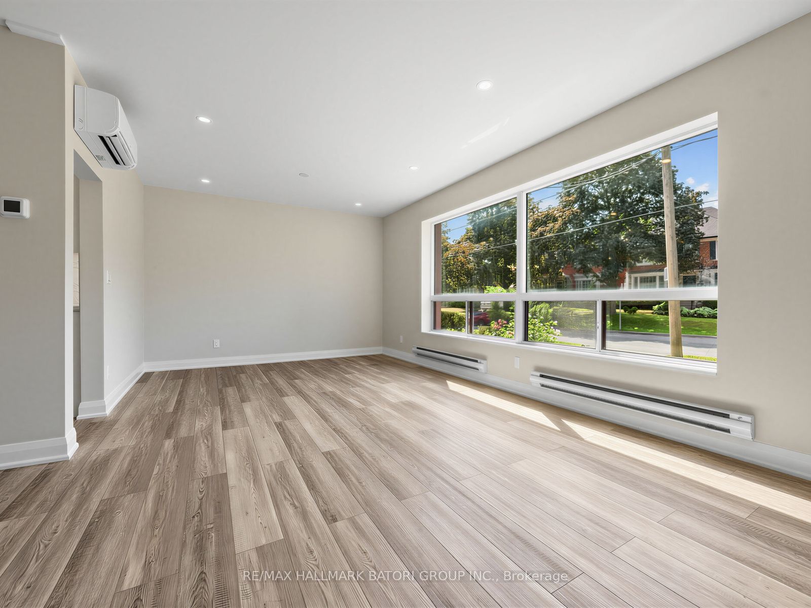 6 Croydon Road 2, Toronto, ON M6C 1S7 photo 4