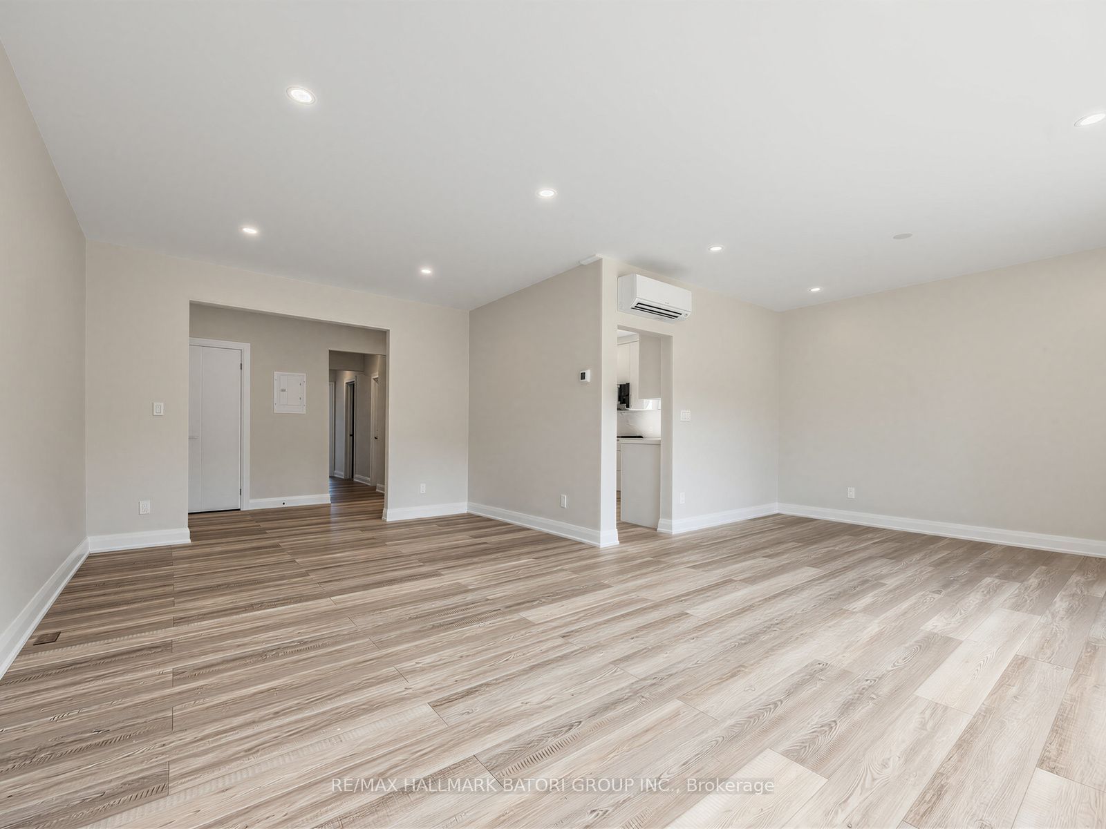 6 Croydon Road 2, Toronto, ON M6C 1S7 photo 5
