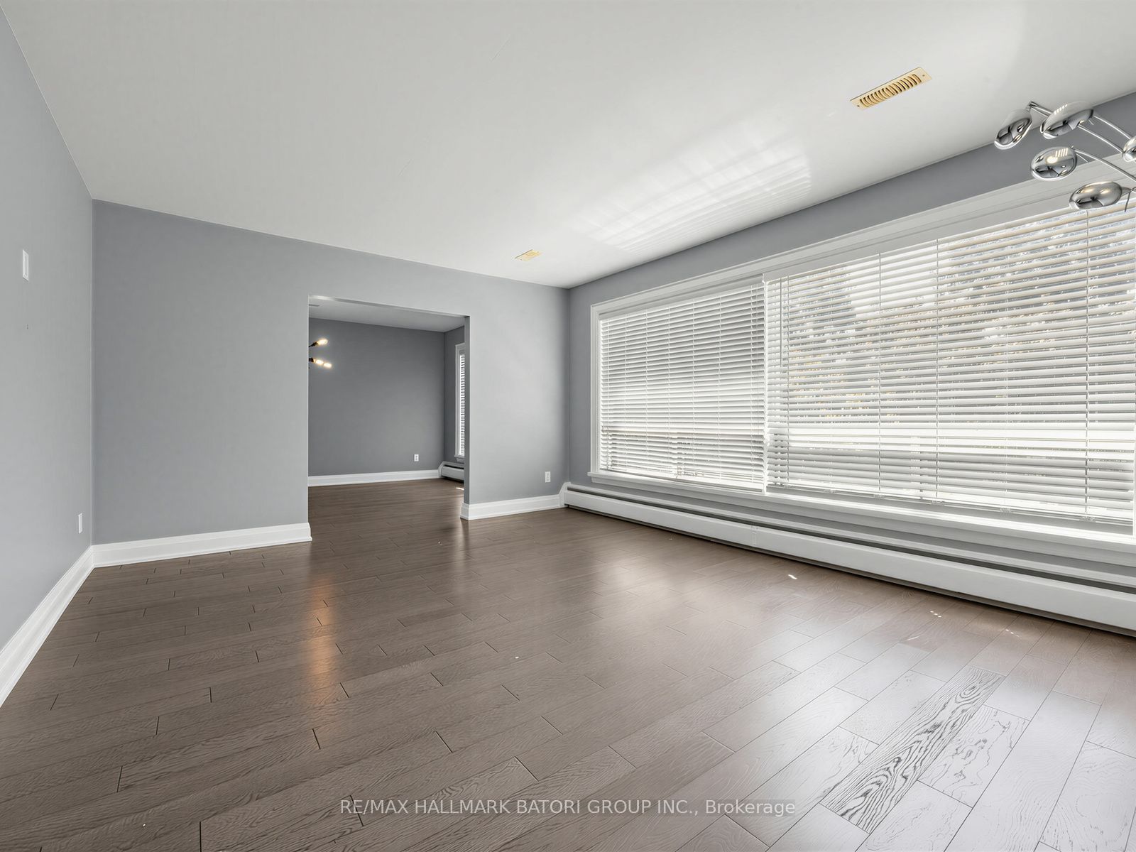 4 Croydon Road 3, Toronto, ON M6C 1S7 photo 2