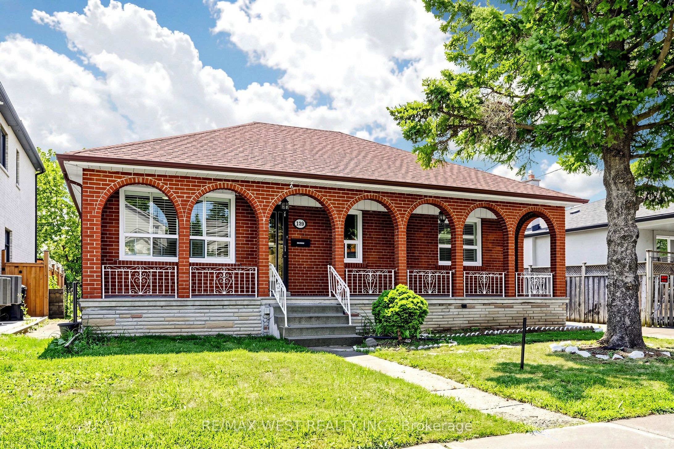139 Ranee Avenue, Toronto, ON M6A 1N3