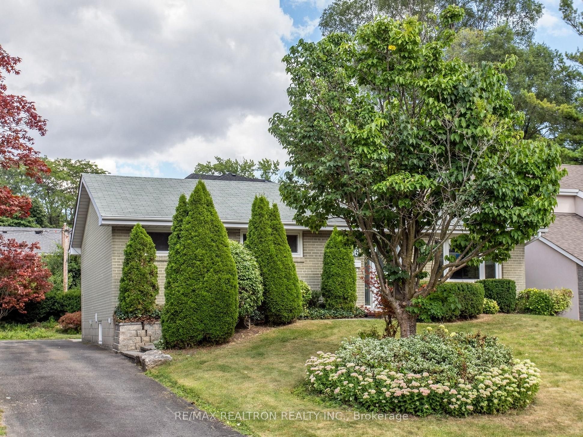 56 Ternhill Crescent, Toronto, ON M3C 2E5
