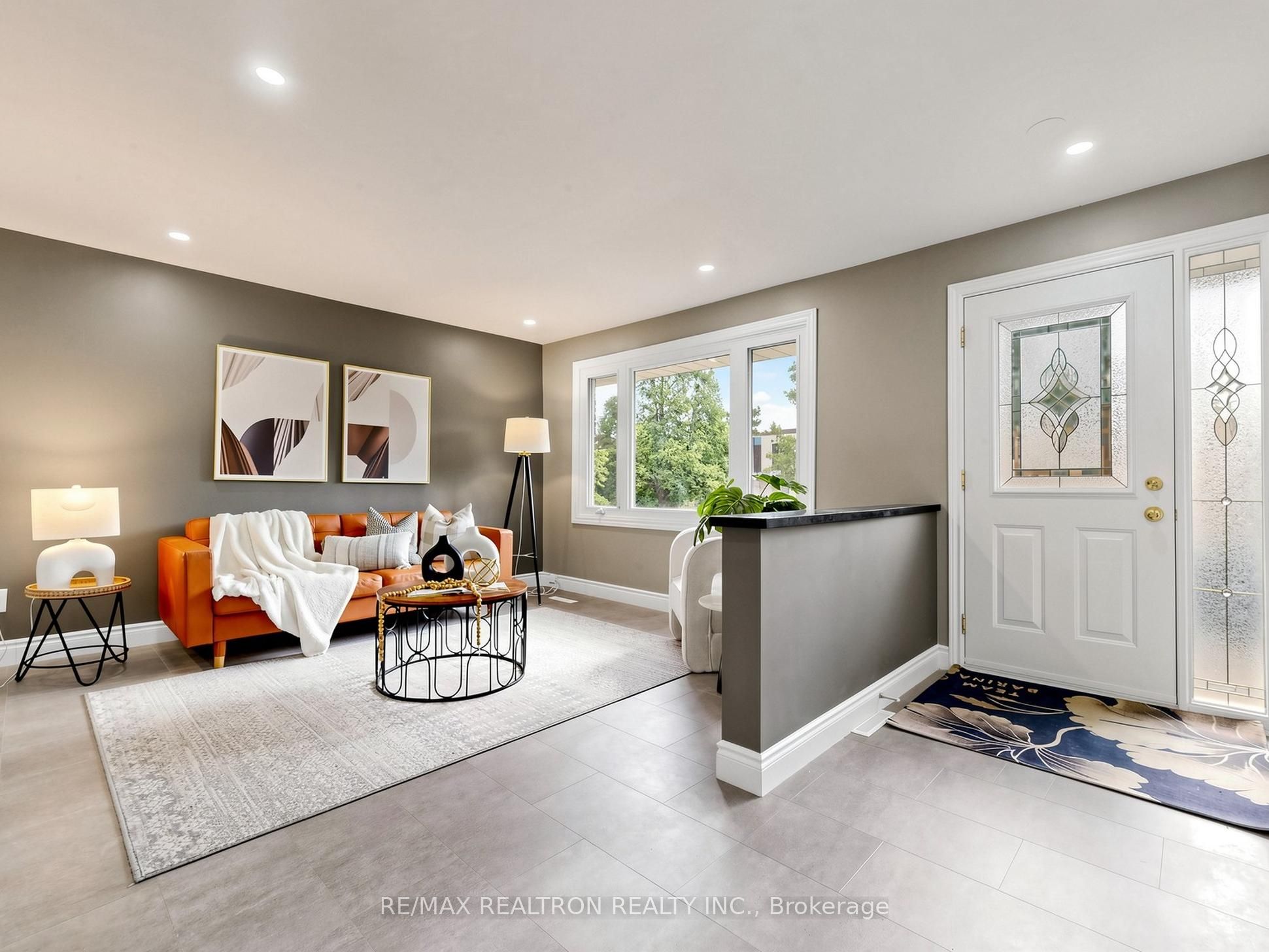 56 Ternhill Crescent, Toronto, ON M3C 2E5 photo 4