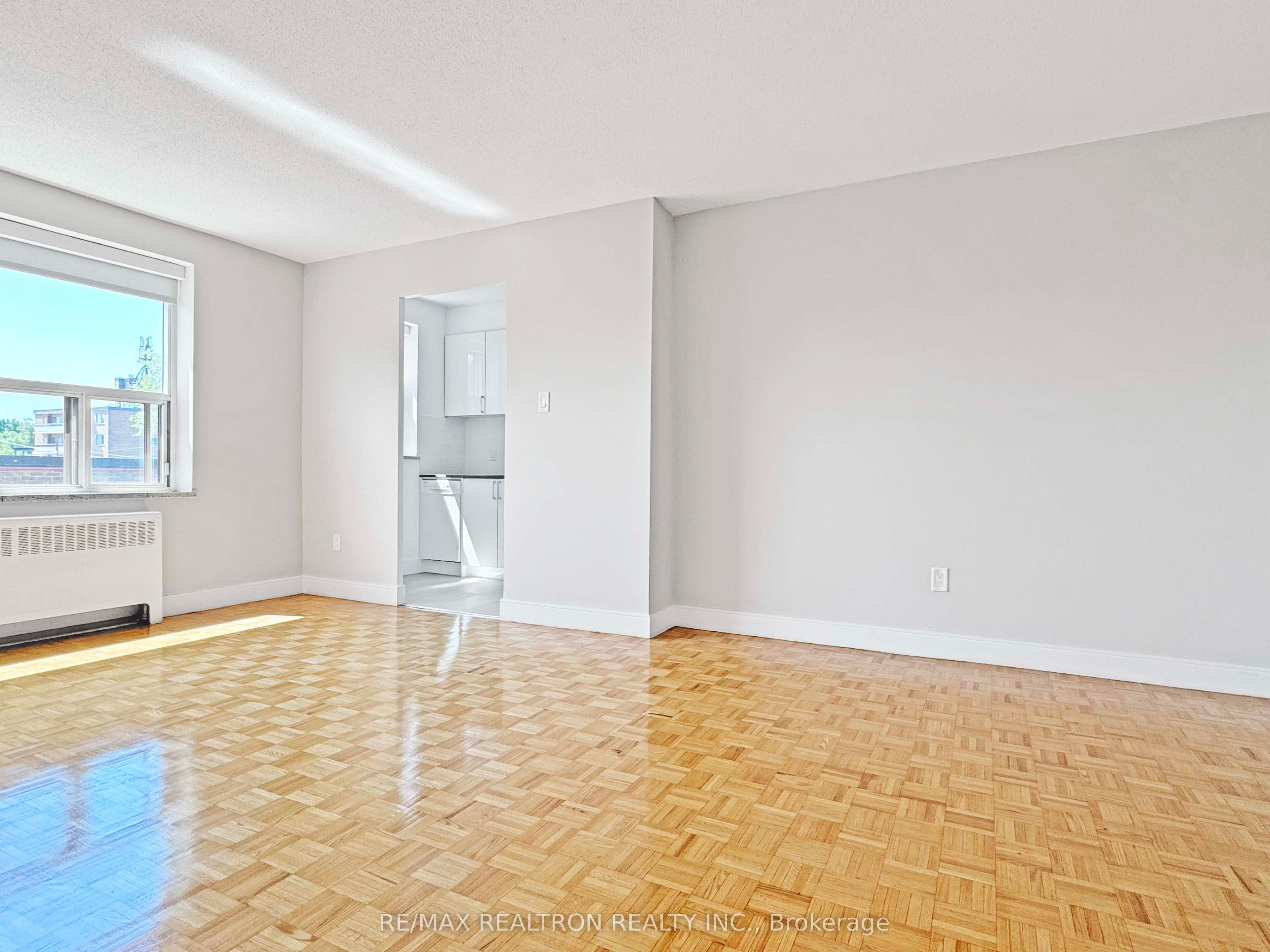 1291 Bayview Avenue 305, Toronto, ON M4G 2Z9 photo 2