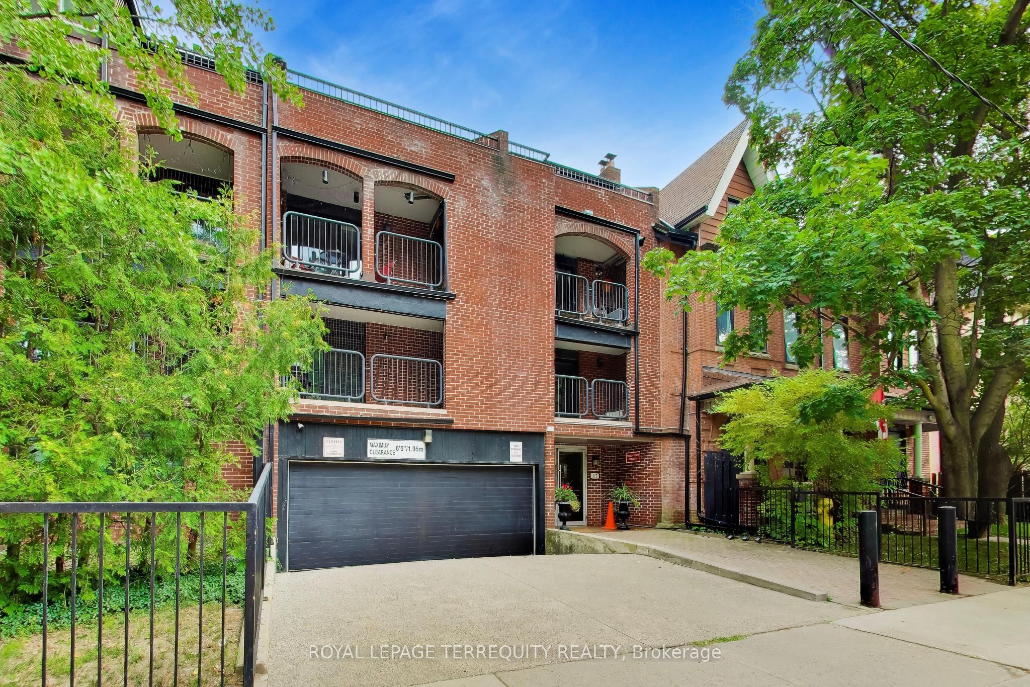 17 Pembroke Street 15, Toronto, ON M5A 2N6 photo 3