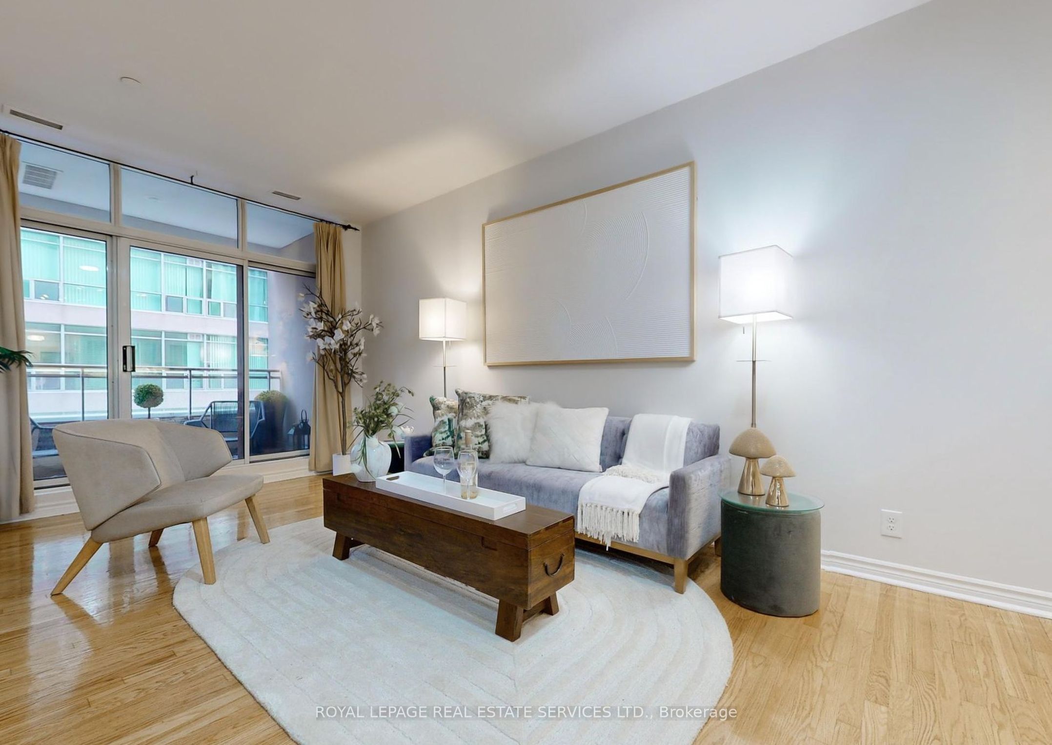 980 Yonge Street 604, Toronto, ON M4W 3V8 photo 3