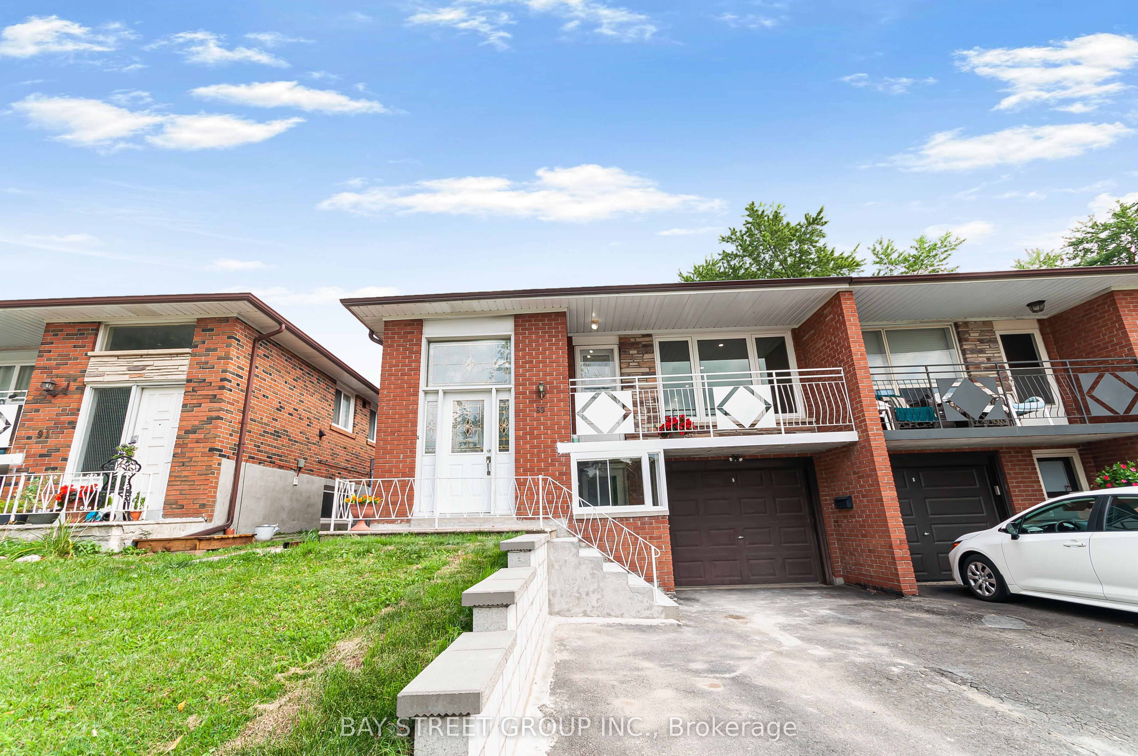 89 Mintwood Drive, Toronto, ON M2M 3A6 photo 2