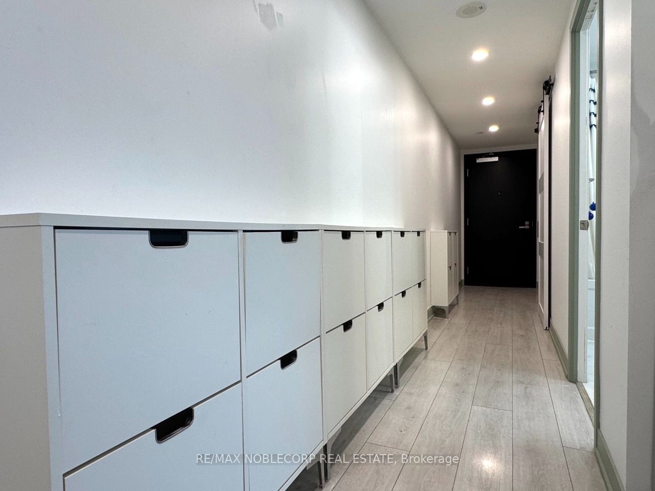 31 Tippett Road 263, Toronto, ON M3H 0C8 photo 4
