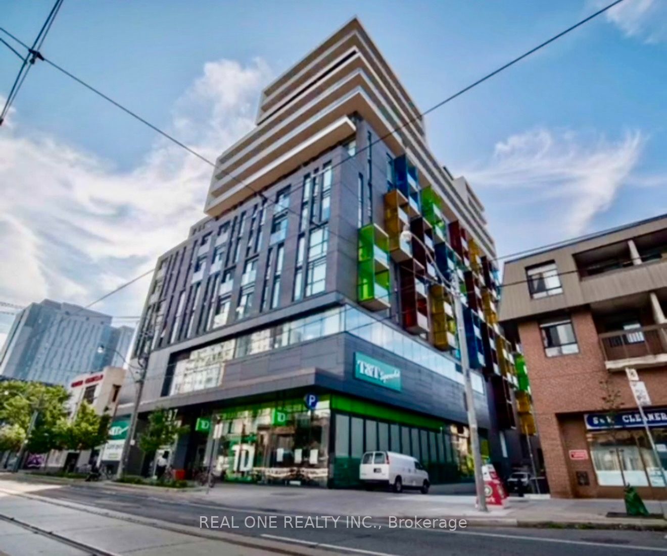 297 College Street 716, Toronto, ON M5T 0C2
