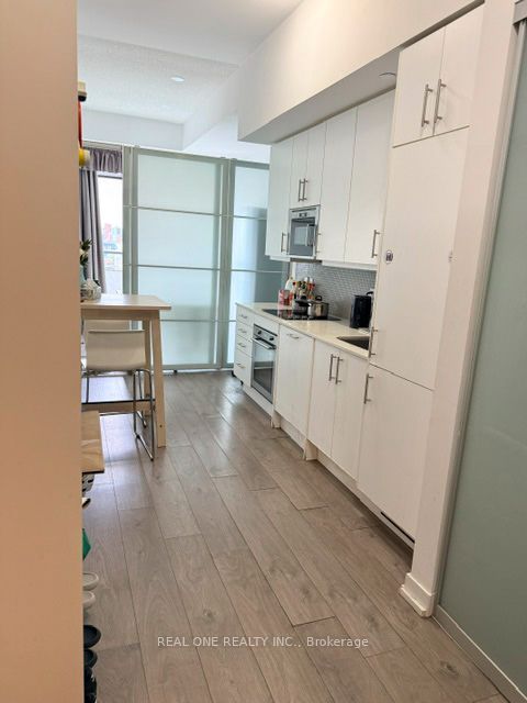 297 College Street 716, Toronto, ON M5T 0C2 photo 3