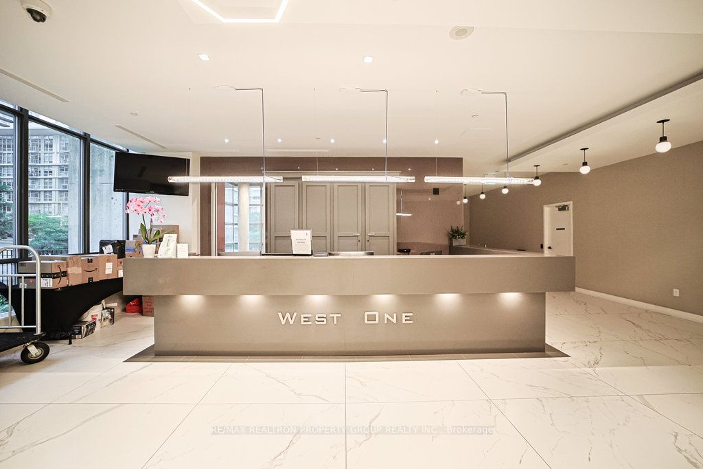 11 Brunel Court 2605, Toronto, ON M5V 3Y3 photo 5