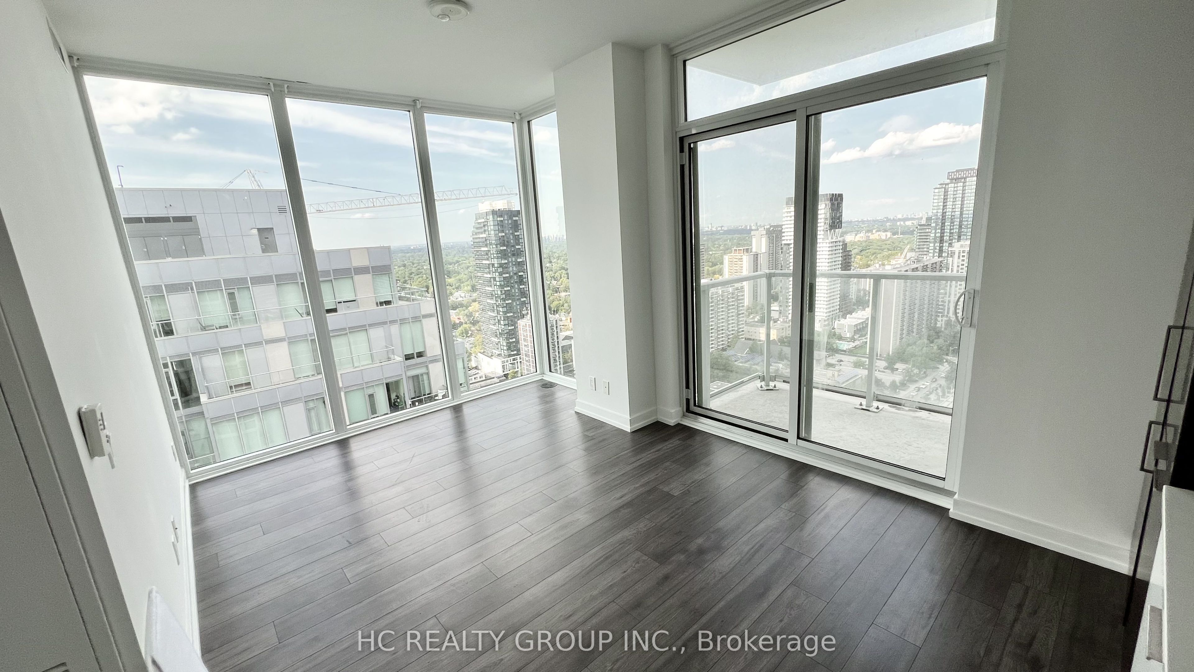 33 Helendale Avenue 2503, Toronto, ON M4R 0A4 photo 3