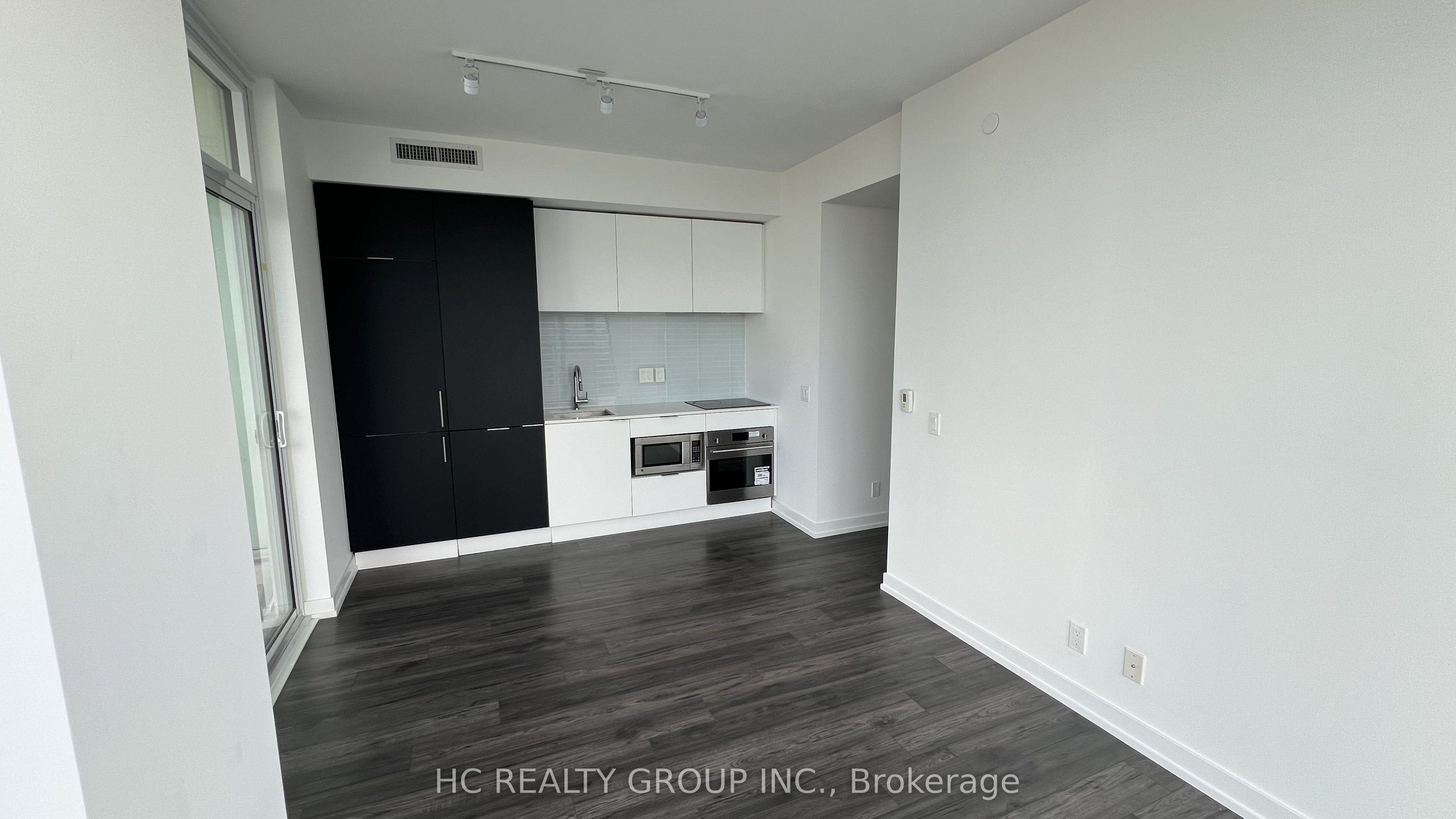 33 Helendale Avenue 2503, Toronto, ON M4R 0A4 photo 5