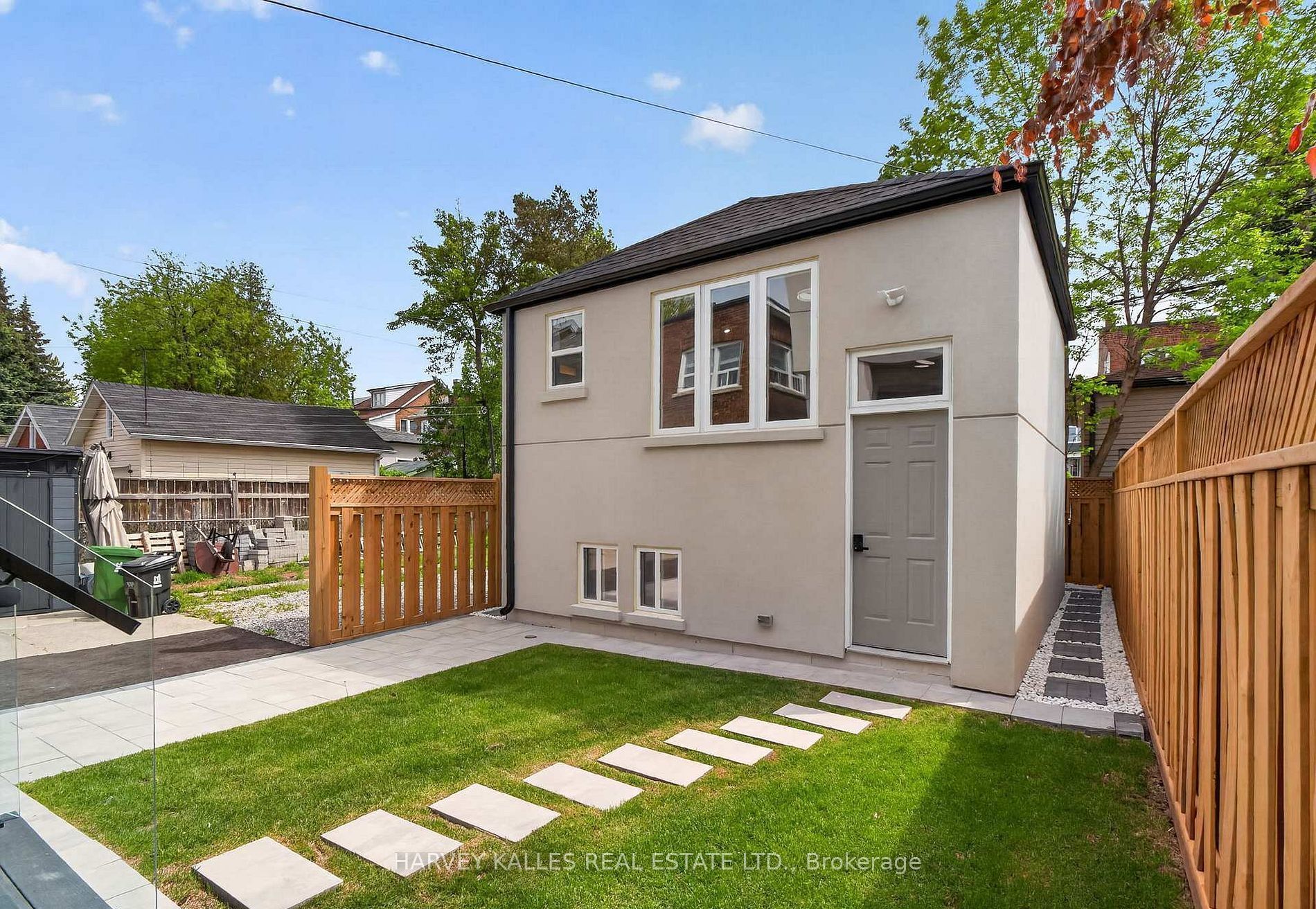 249 Lauder Avenue Garden Suite, Toronto, ON M6E 3H5 photo 2