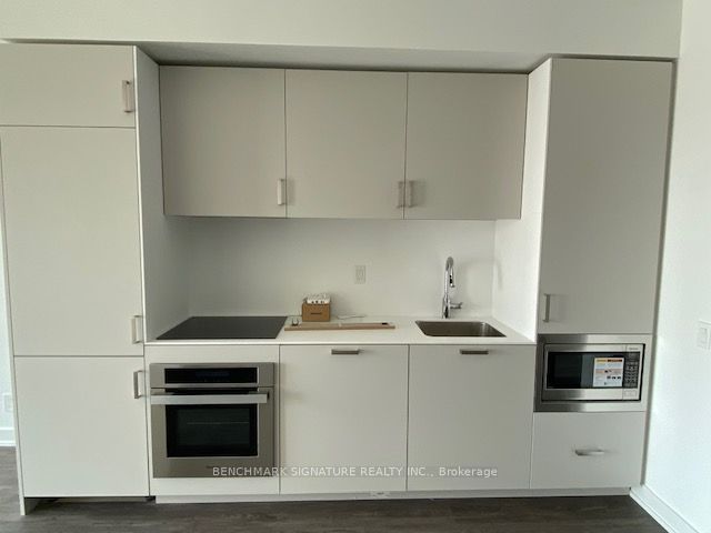 88 Queen Street E 3208, Toronto, ON M5C 0B6