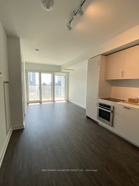 88 Queen Street E 3208, Toronto, ON M5C 0B6 photo 2