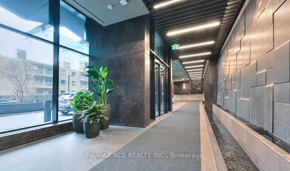 110 Broadway Avenue 2213, Toronto, ON M4P 1V7 photo 2