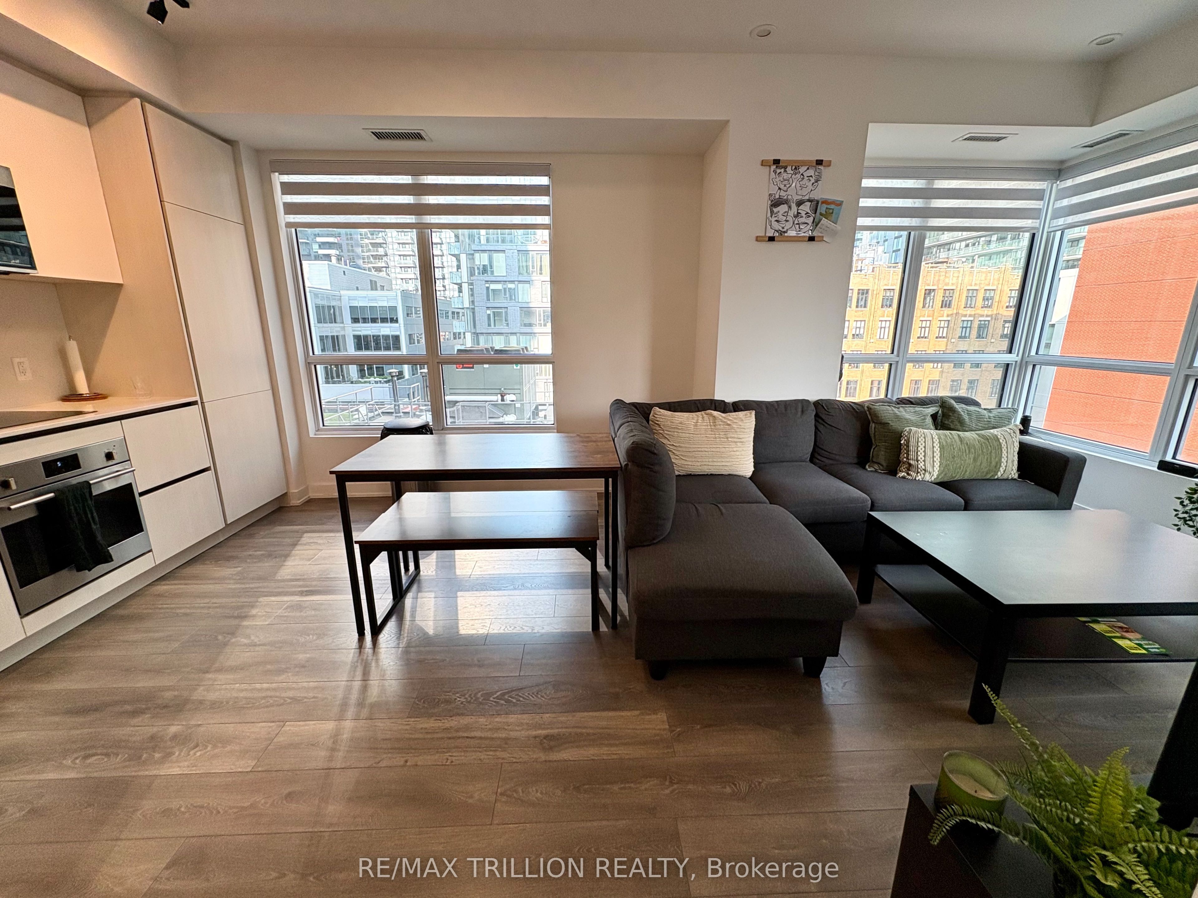 108 Peter Street 1016, Toronto, ON M5V 0W2 photo 4