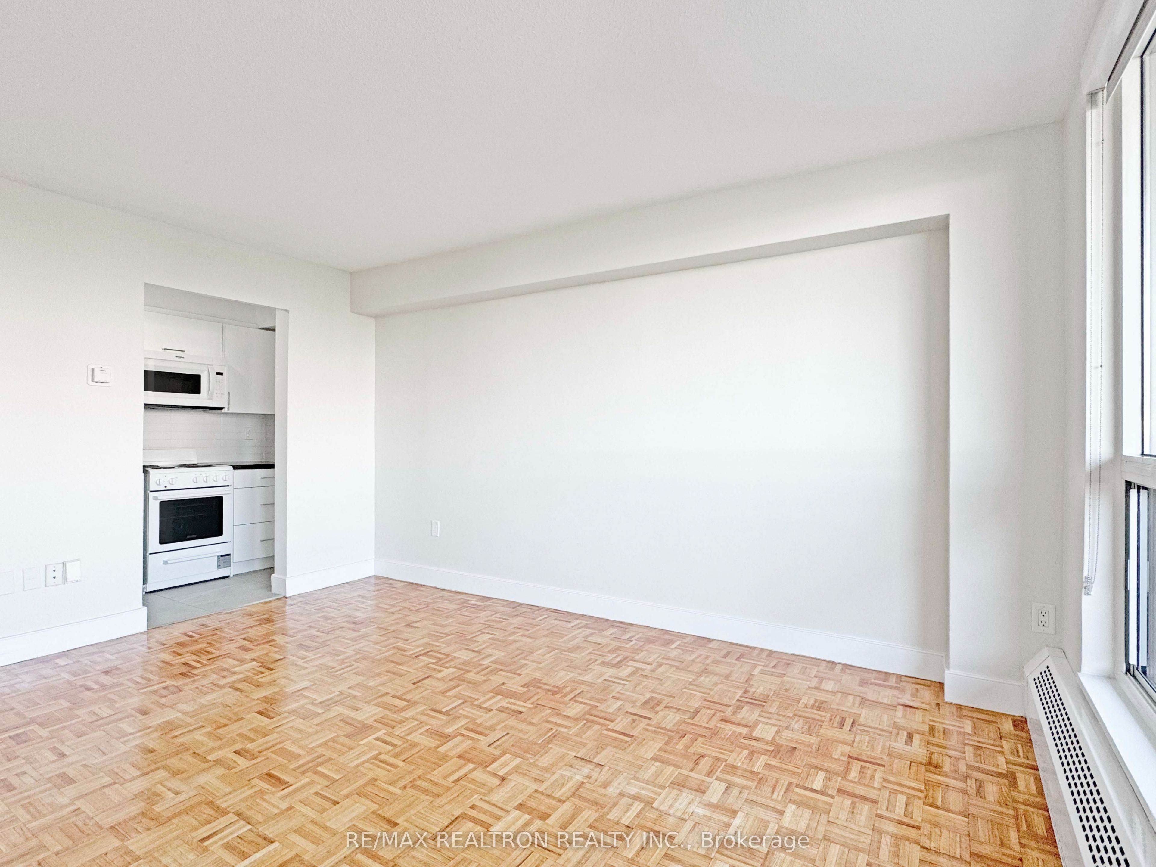 666 Spadina Avenue 1106, Toronto, ON M5S 2H8 photo 3