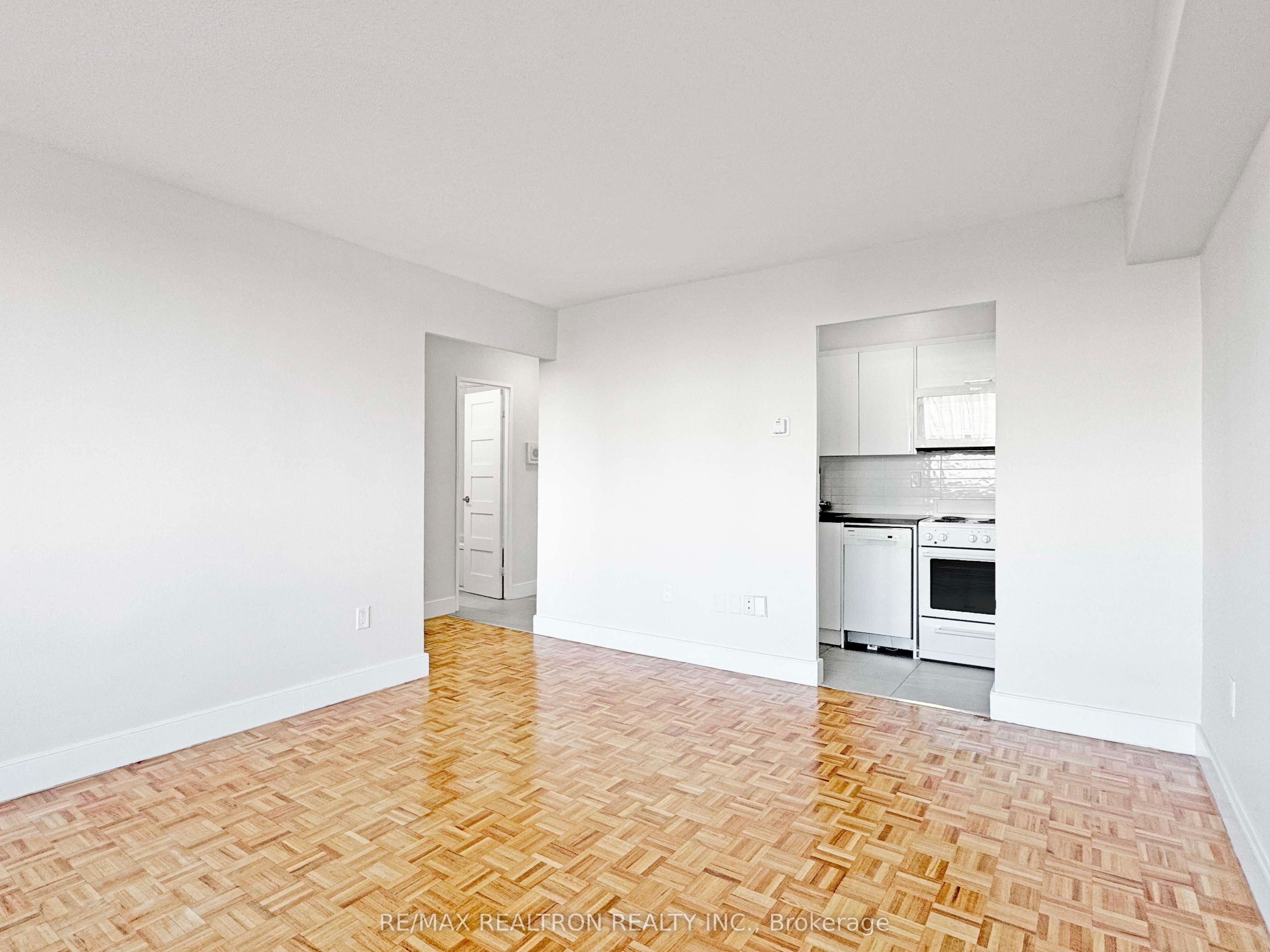 666 Spadina Avenue 1106, Toronto, ON M5S 2H8 photo 4