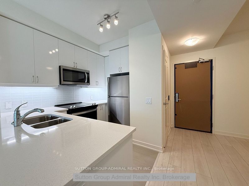 4955 Yonge Street 1703, Toronto, ON M2N 5N6 photo 2