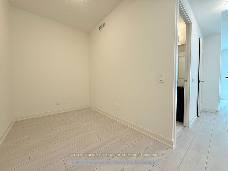 4955 Yonge Street 1703, Toronto, ON M2N 5N6 photo 3