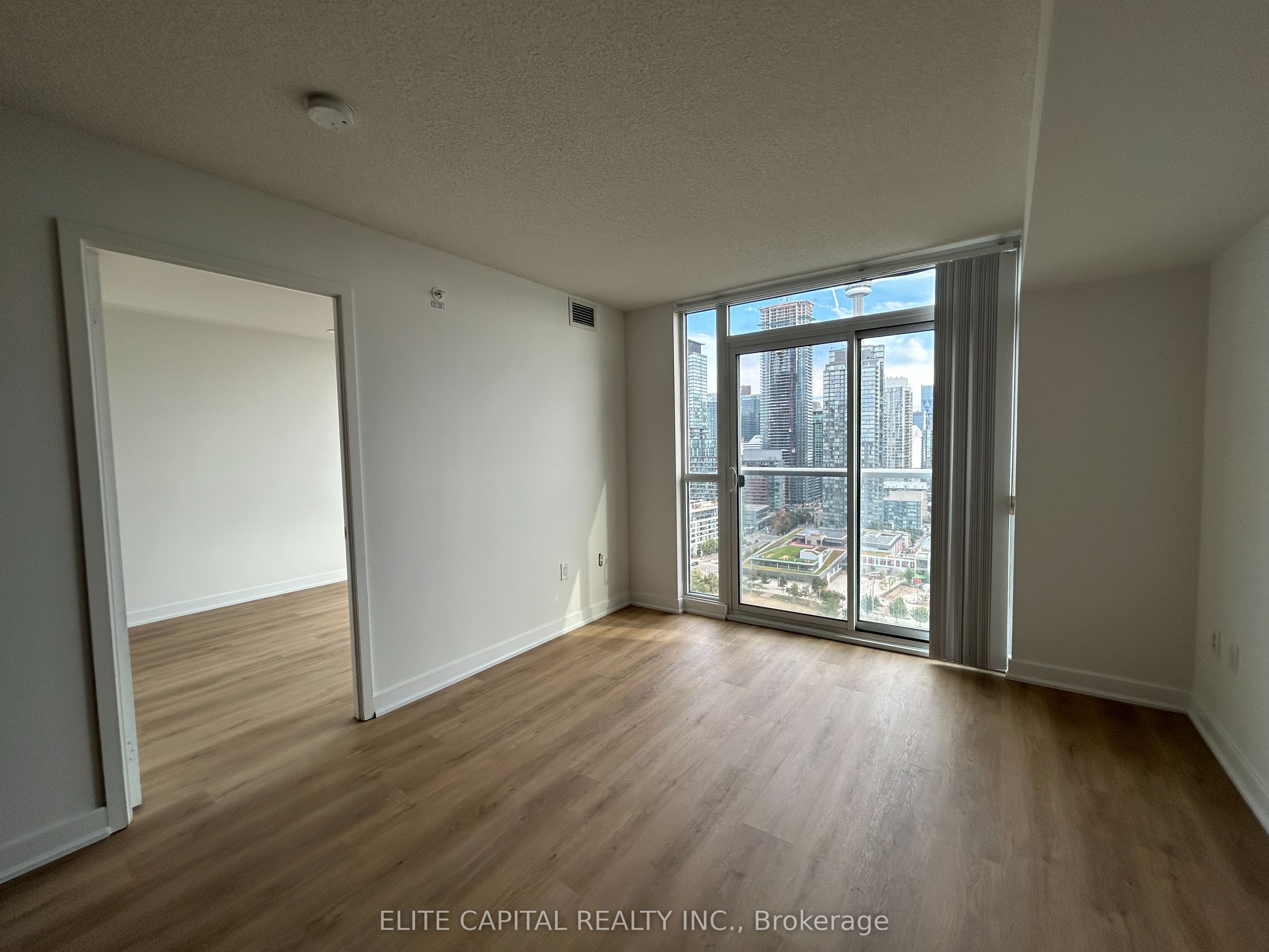 75 Queens Wharf Road 2805, Toronto, ON M5V 0J8 photo 3
