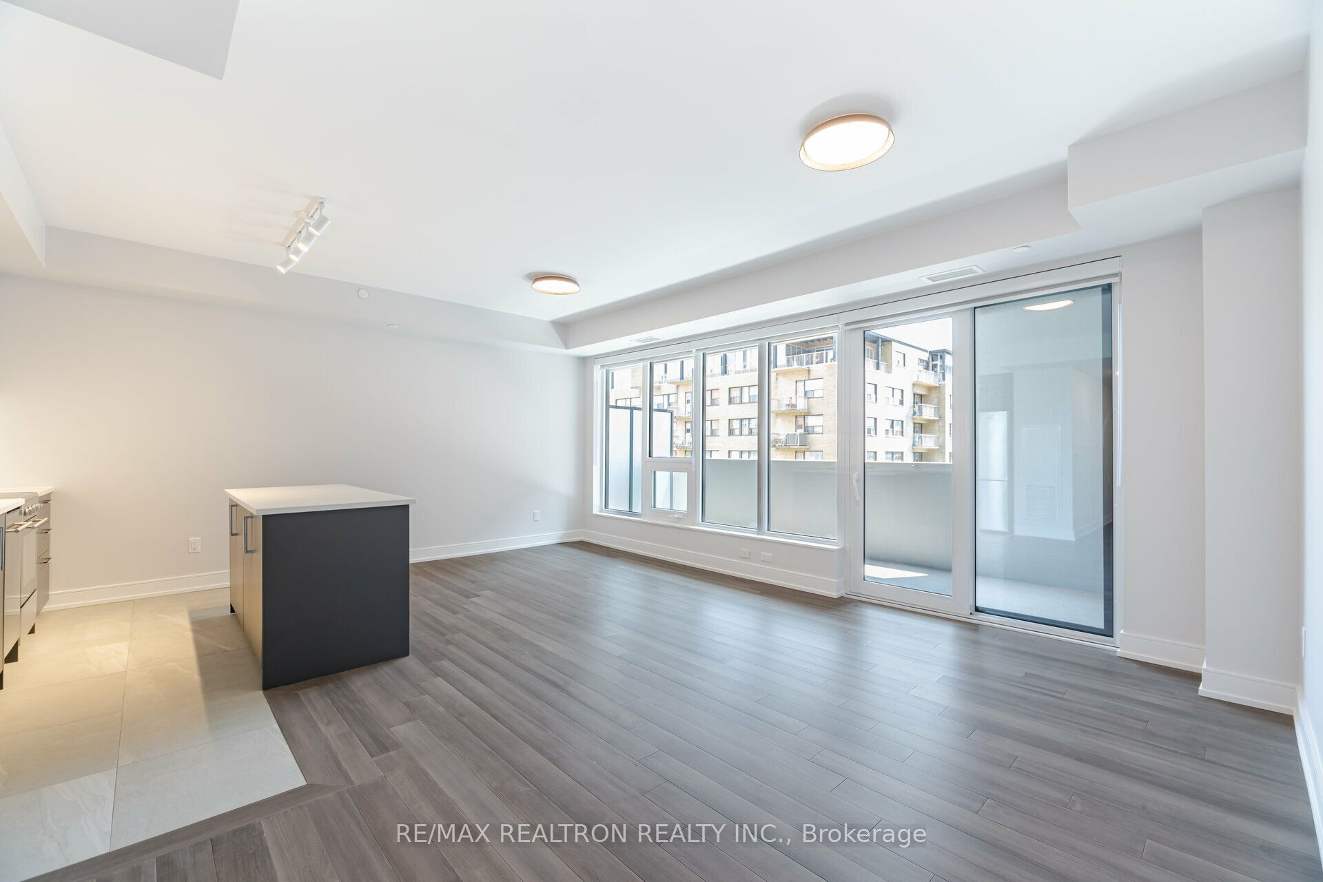 2525 Bathurst Street 514, Toronto, ON M6B 2Y9 photo 3