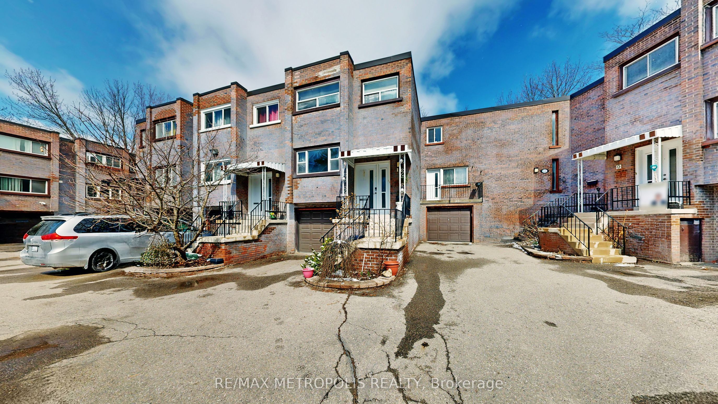 13 Candy Court Way 13, Toronto, ON M2R 2Y7