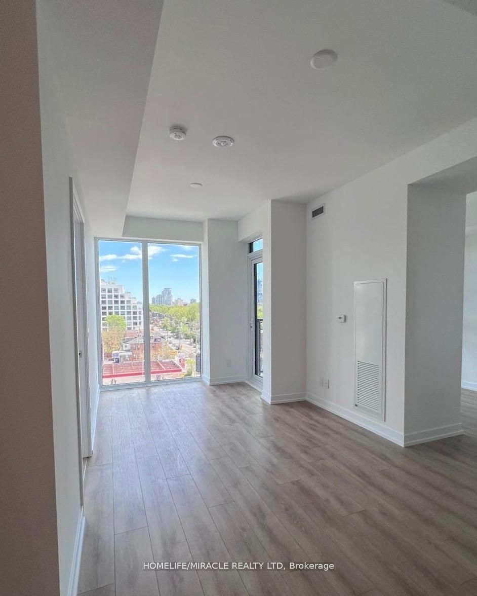 500 Dupont Street 615, Toronto, ON M6G 0B8