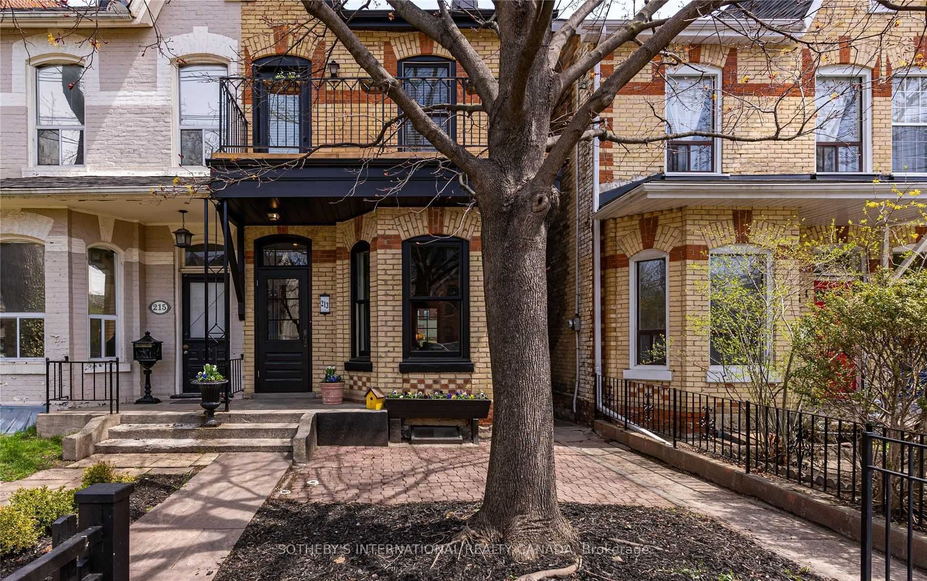 213 Shaw Street Lower, Toronto, ON M6J 2W7 photo 2