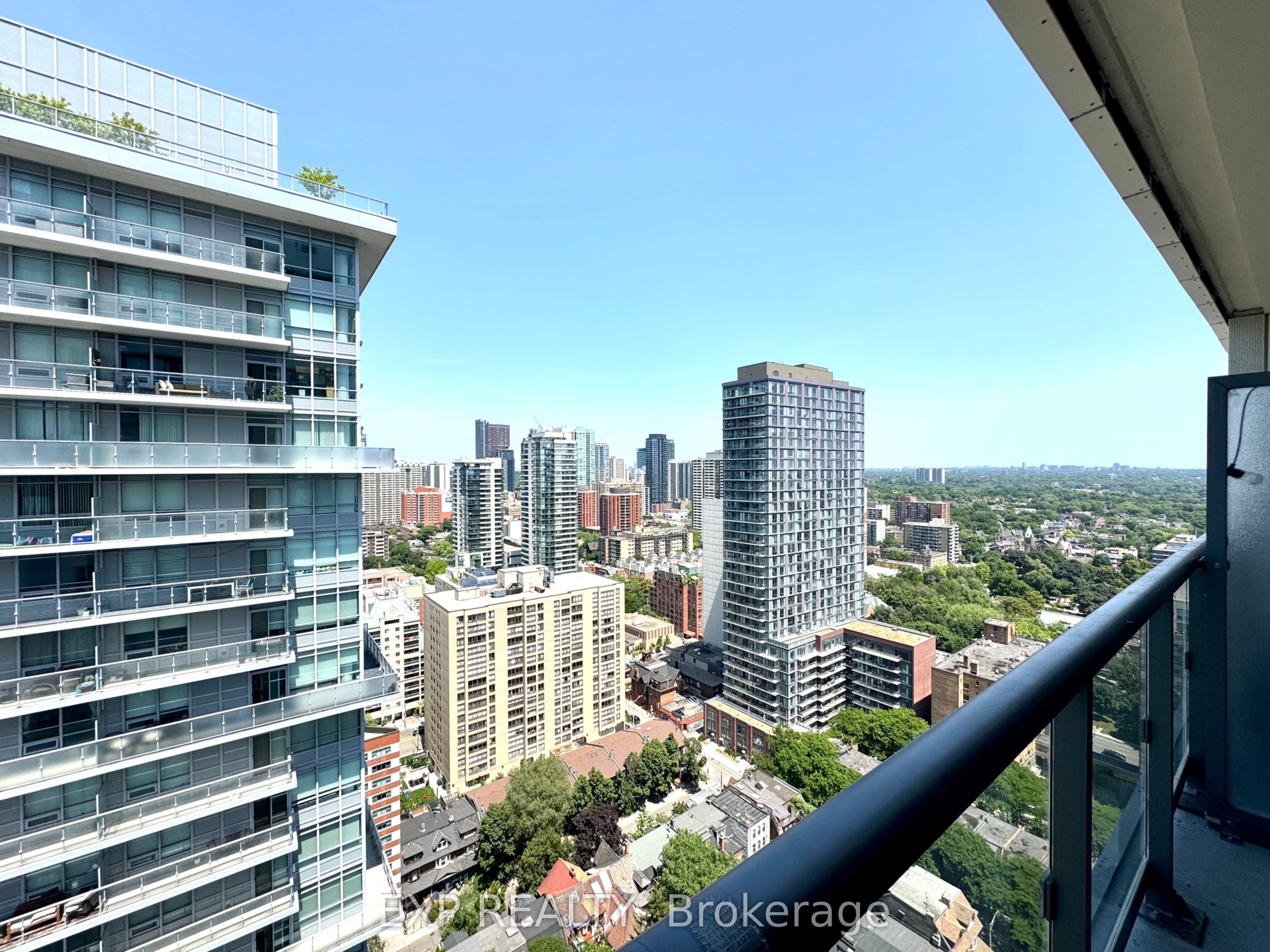 89 McGill Street 2704, Toronto, ON M5B 0B1