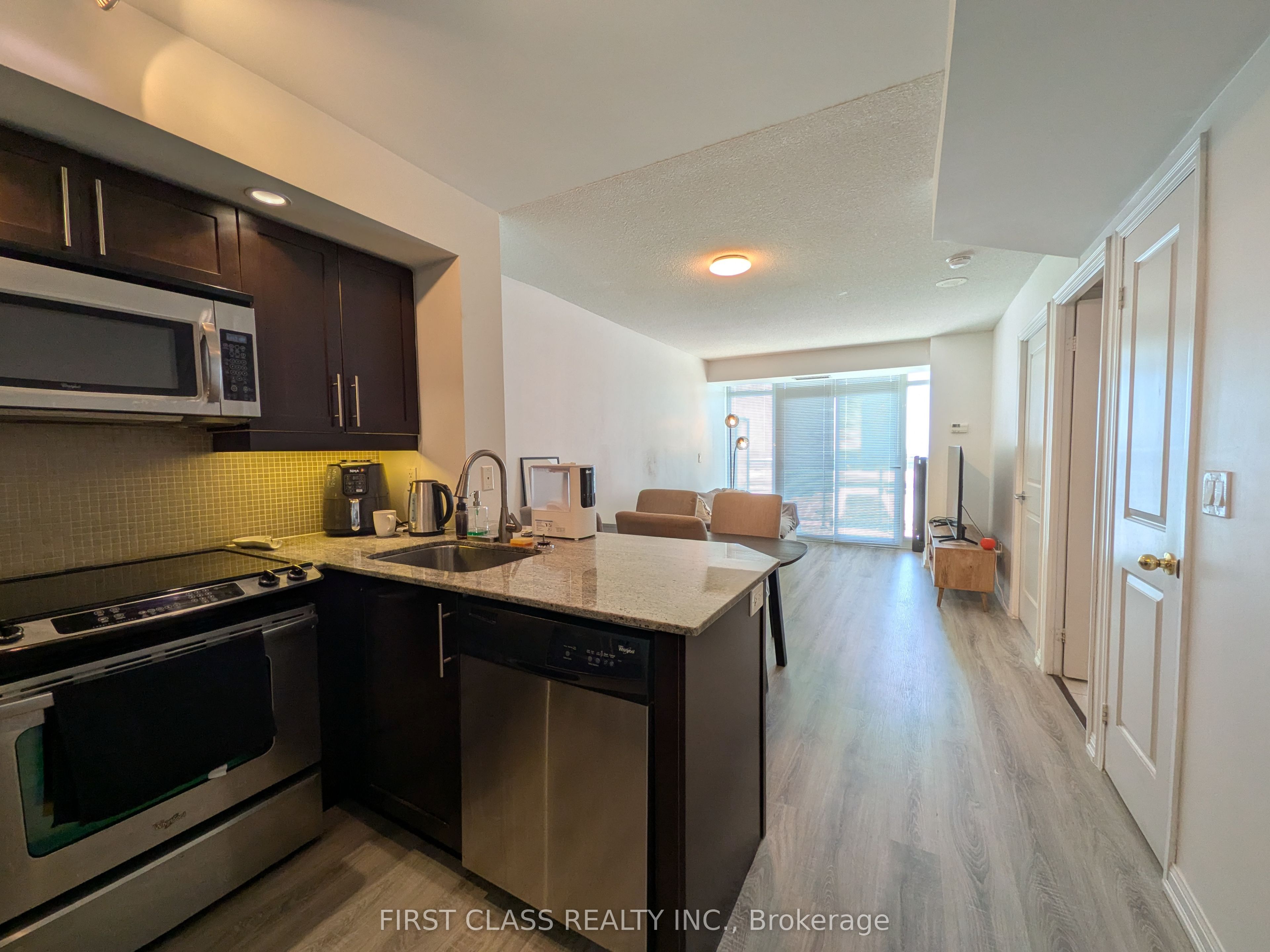 65 East Liberty Street 1204, Toronto, ON M6K 3R2 photo 4