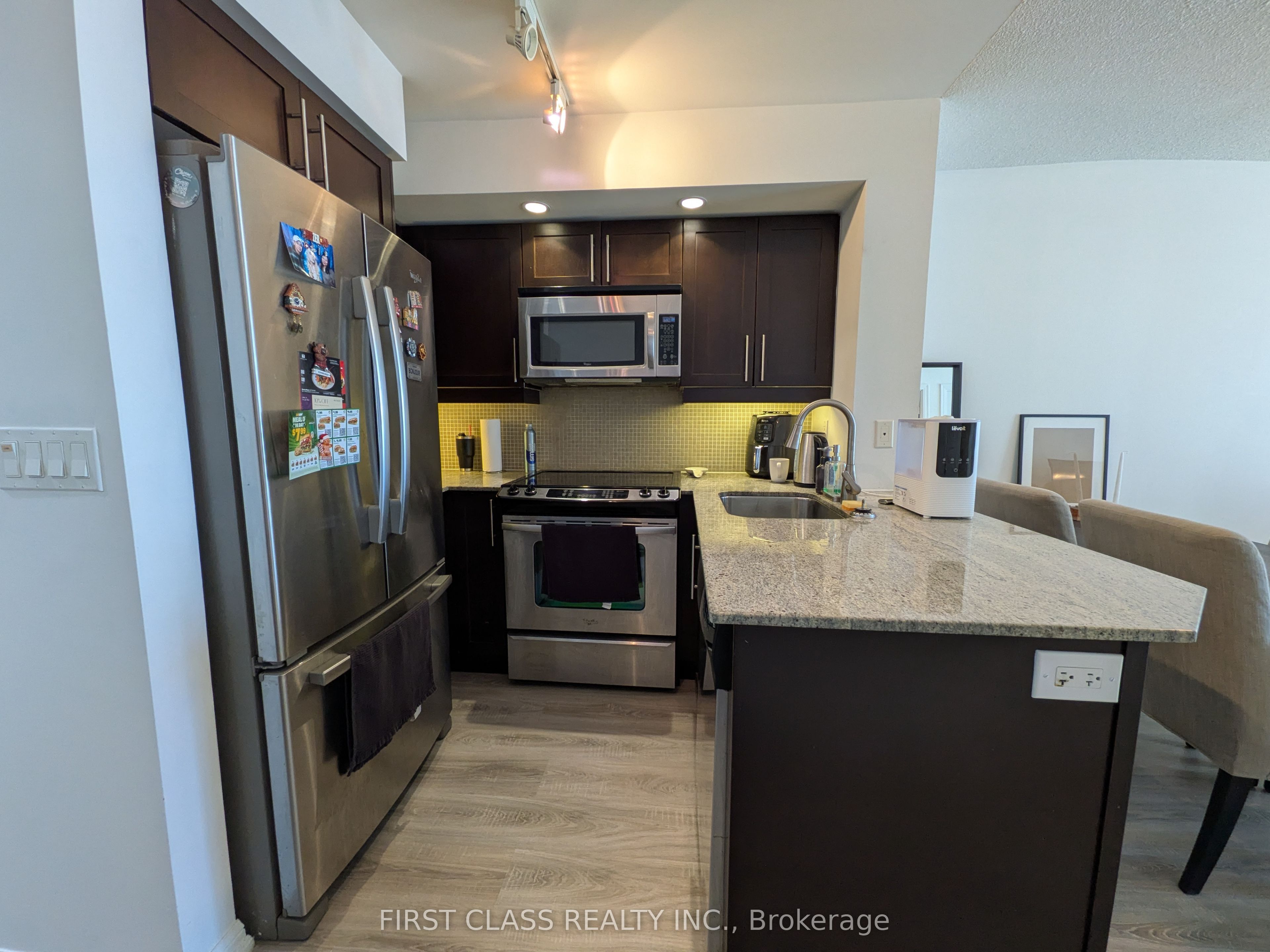 65 East Liberty Street 1204, Toronto, ON M6K 3R2 photo 5