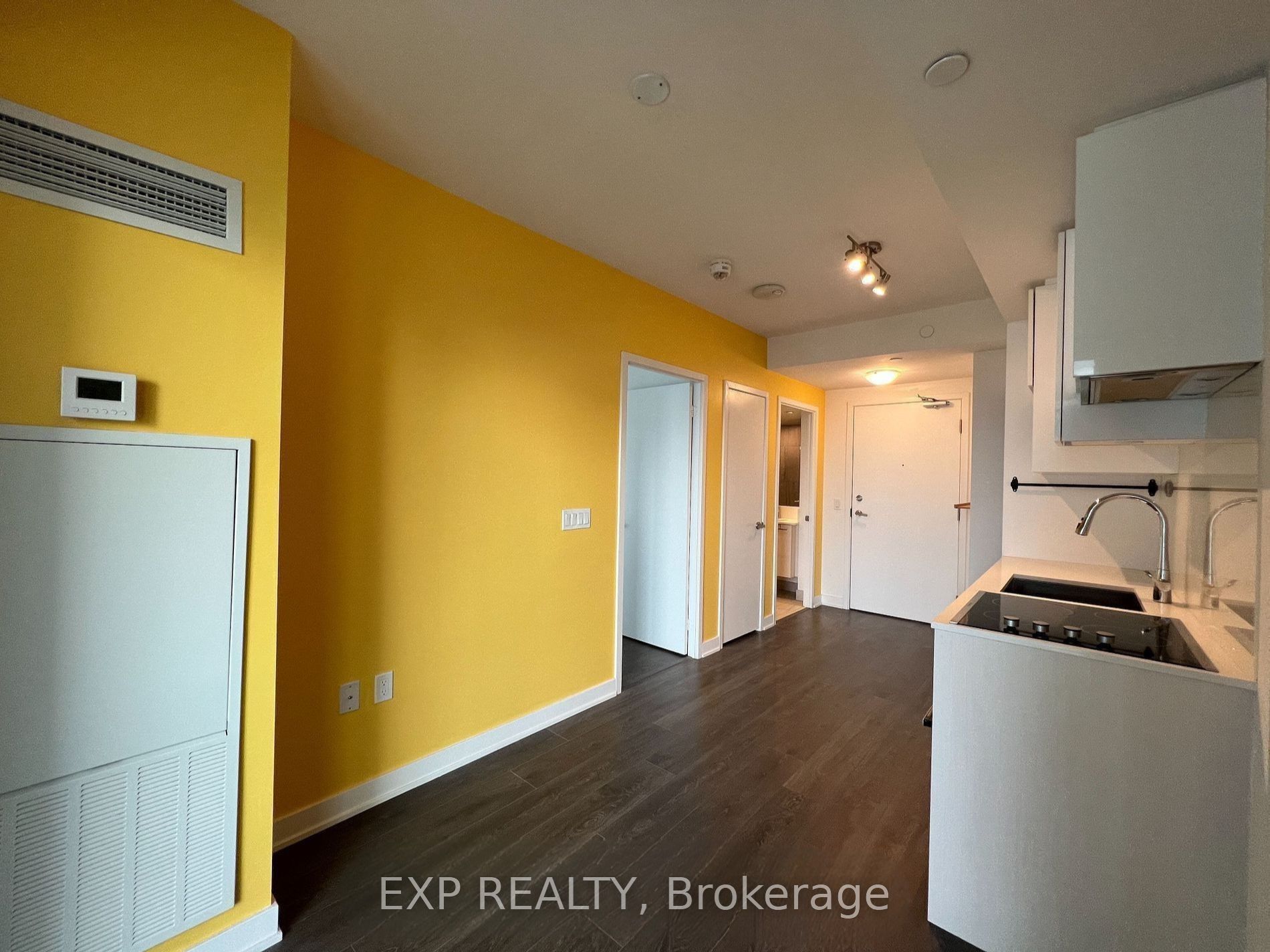 195 Redpath Avenue 3213, Toronto, ON M4P 0E4 photo 5