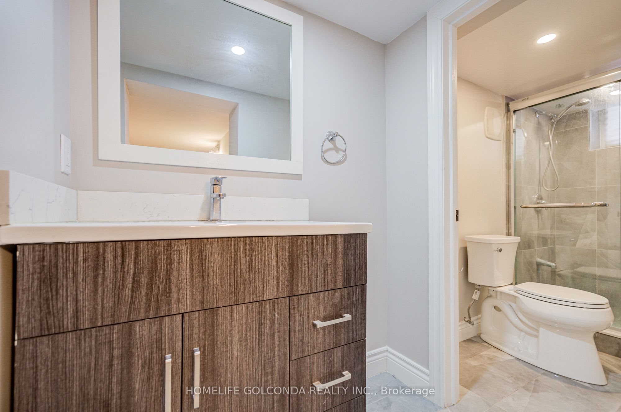 59 Wolseley Street Basement, Toronto, ON M5T 1A4 photo 2