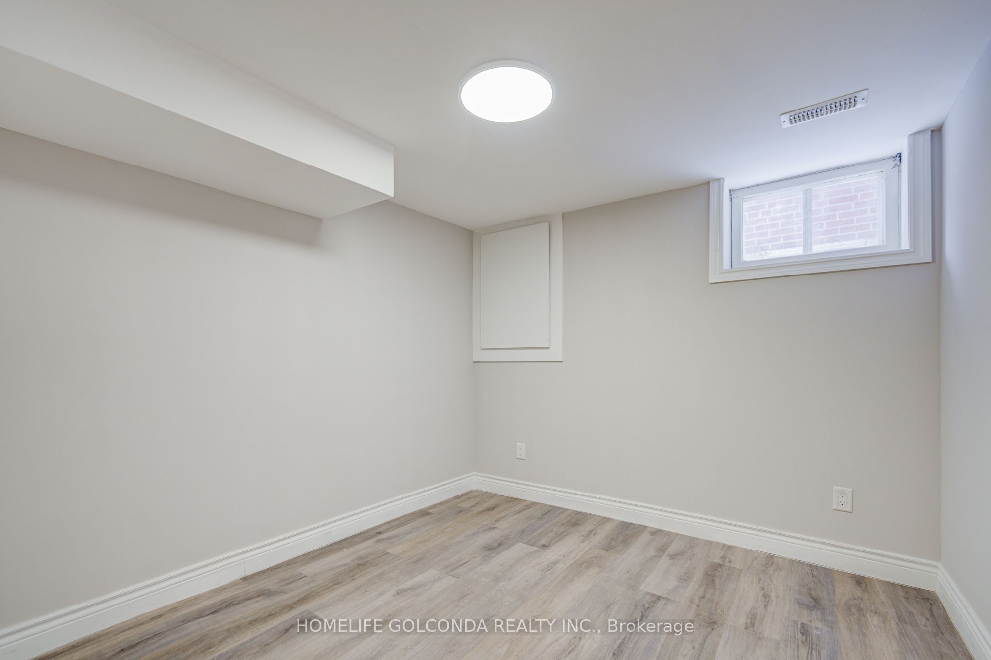 59 Wolseley Street Basement, Toronto, ON M5T 1A4 photo 4