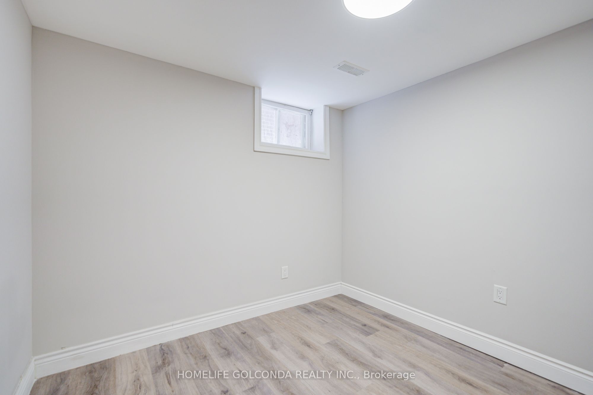 59 Wolseley Street Basement, Toronto, ON M5T 1A4 photo 5