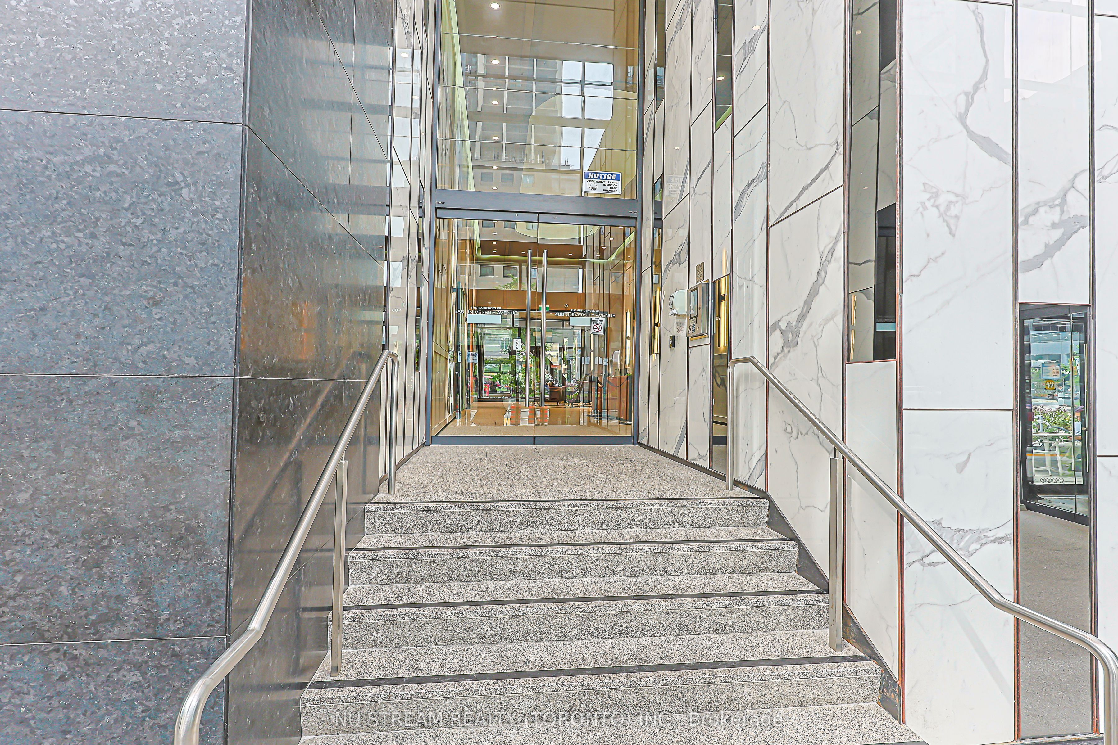 488 University Avenue 4608, Toronto, ON M5G 0C1 photo 5