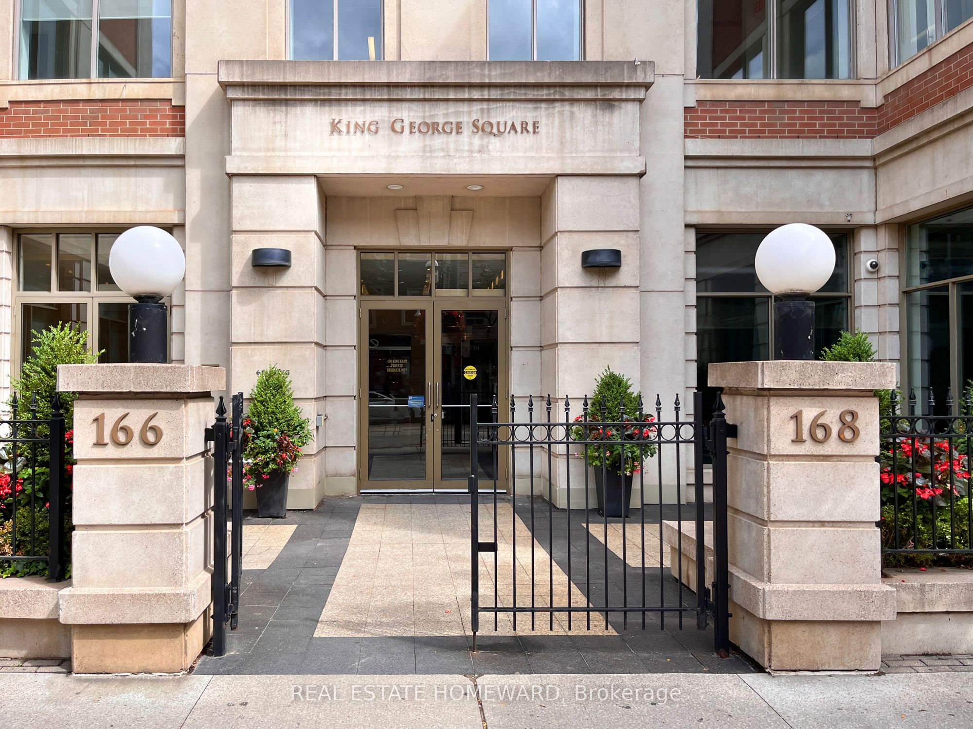 168 King Street E 913, Toronto, ON M5A 1J3 photo 2