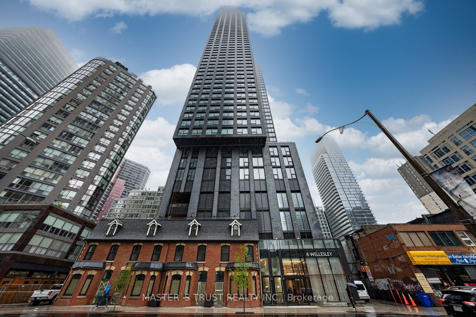 8 Wellesley Street W 701, Toronto, ON M4Y 0J5 photo 2