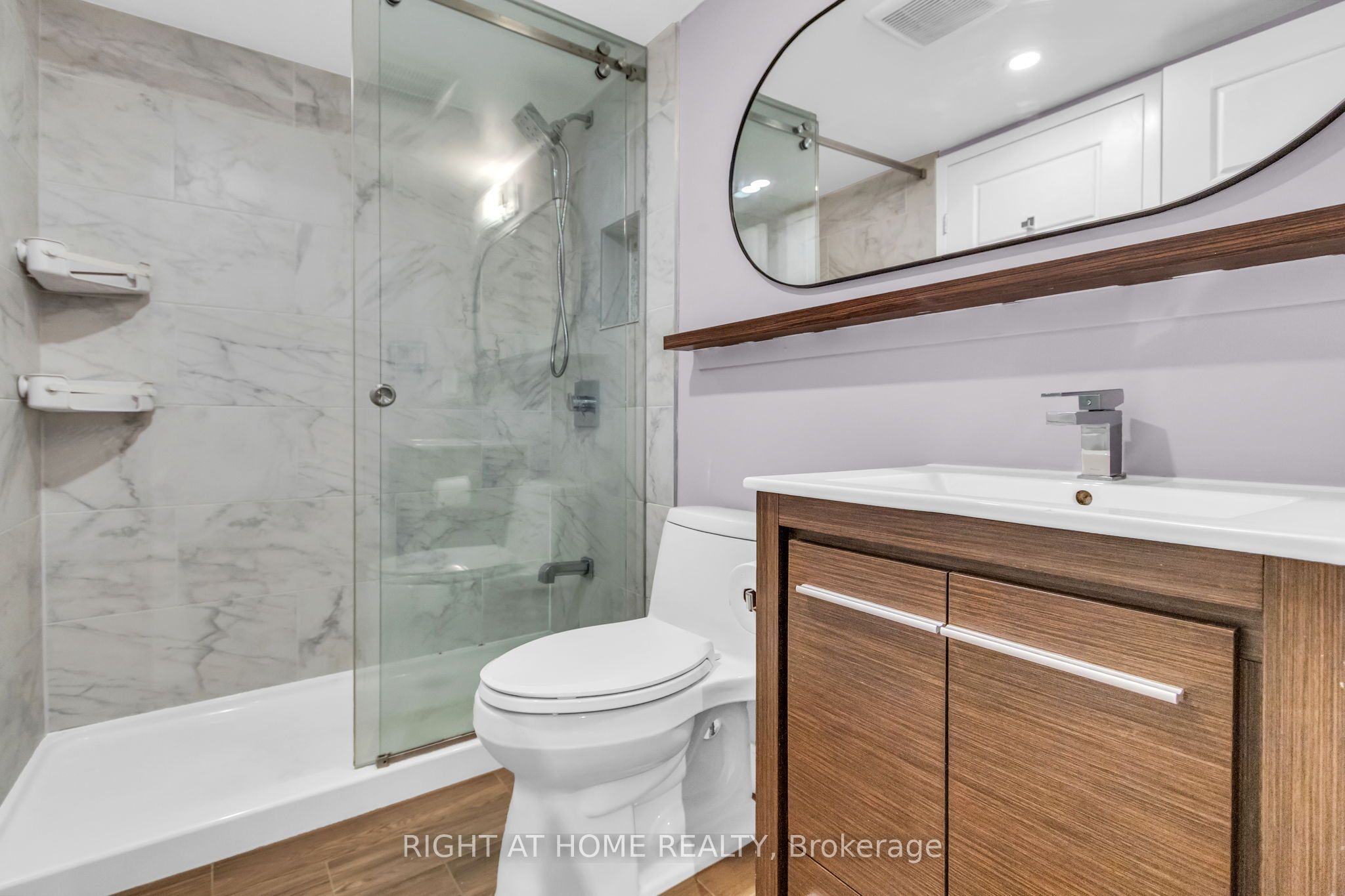 356 Mcrae Drive 406, Toronto, ON M4G 4G4 photo 5