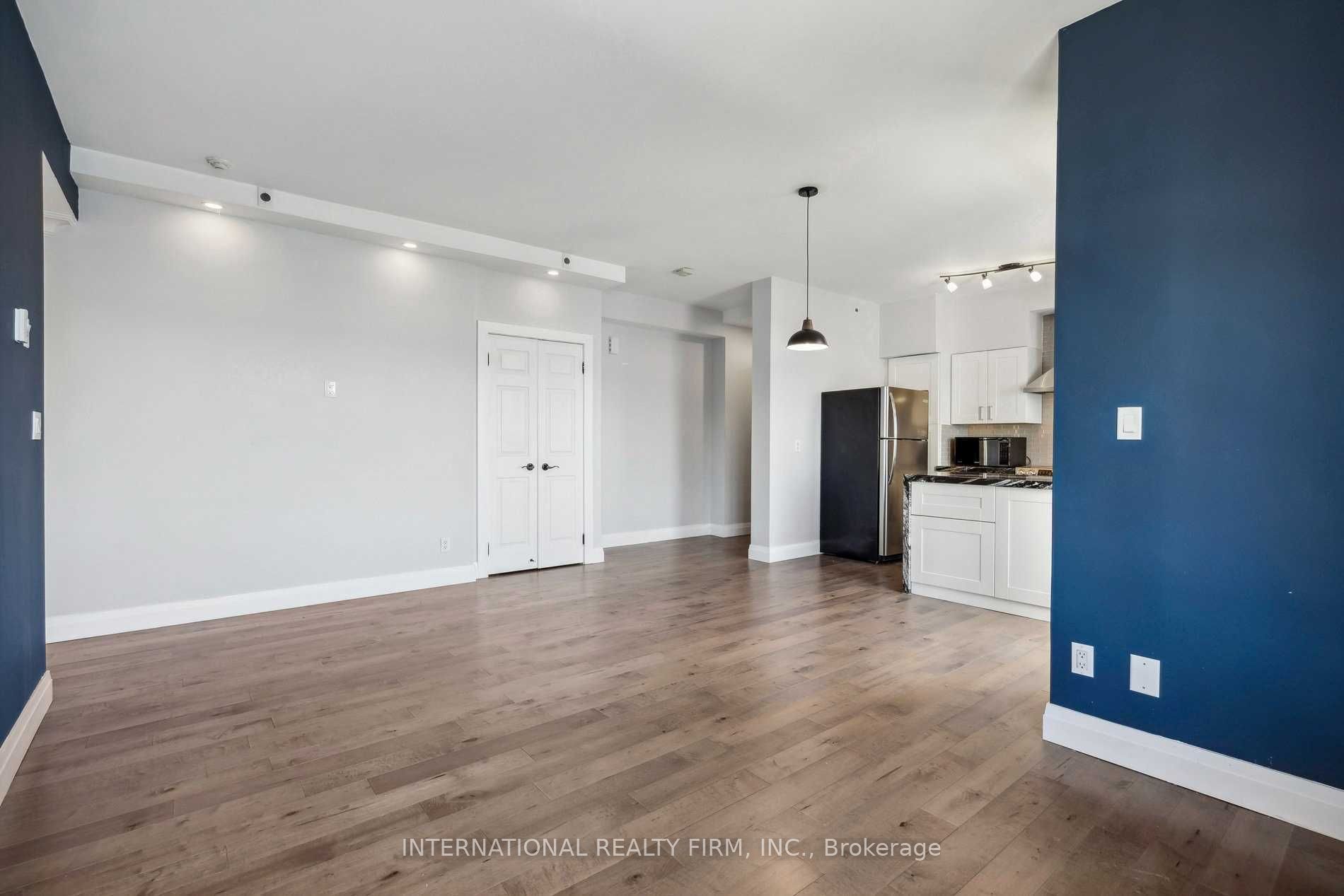 32 Stadium Road 389, Toronto, ON M5V 3P4 photo 4