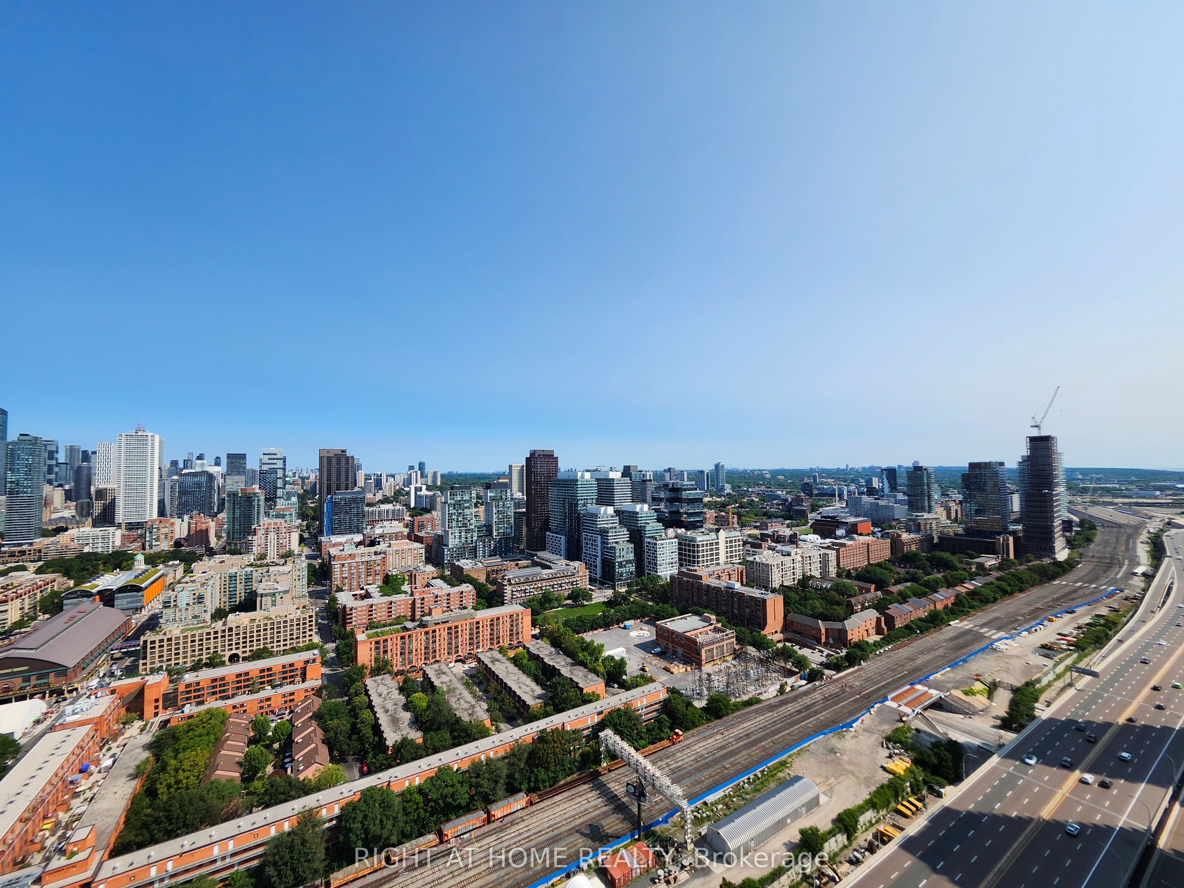 20 Richardson Street 3210, Toronto, ON M5A 0S6 photo 3