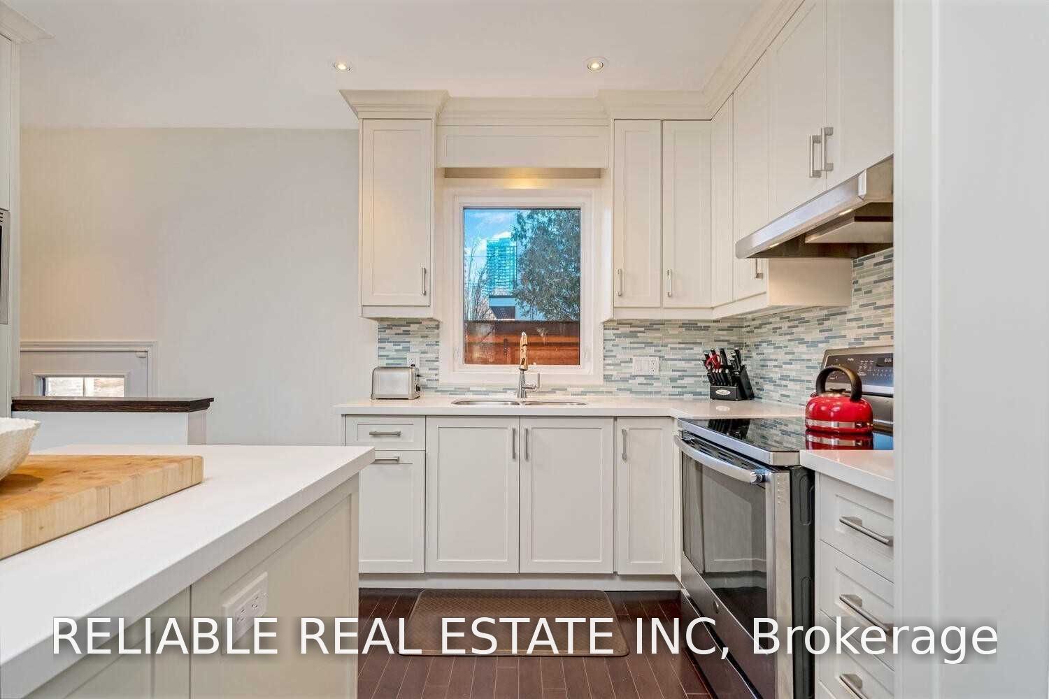 51 Edith Drive, Toronto, ON M4R 1Y9 photo 4