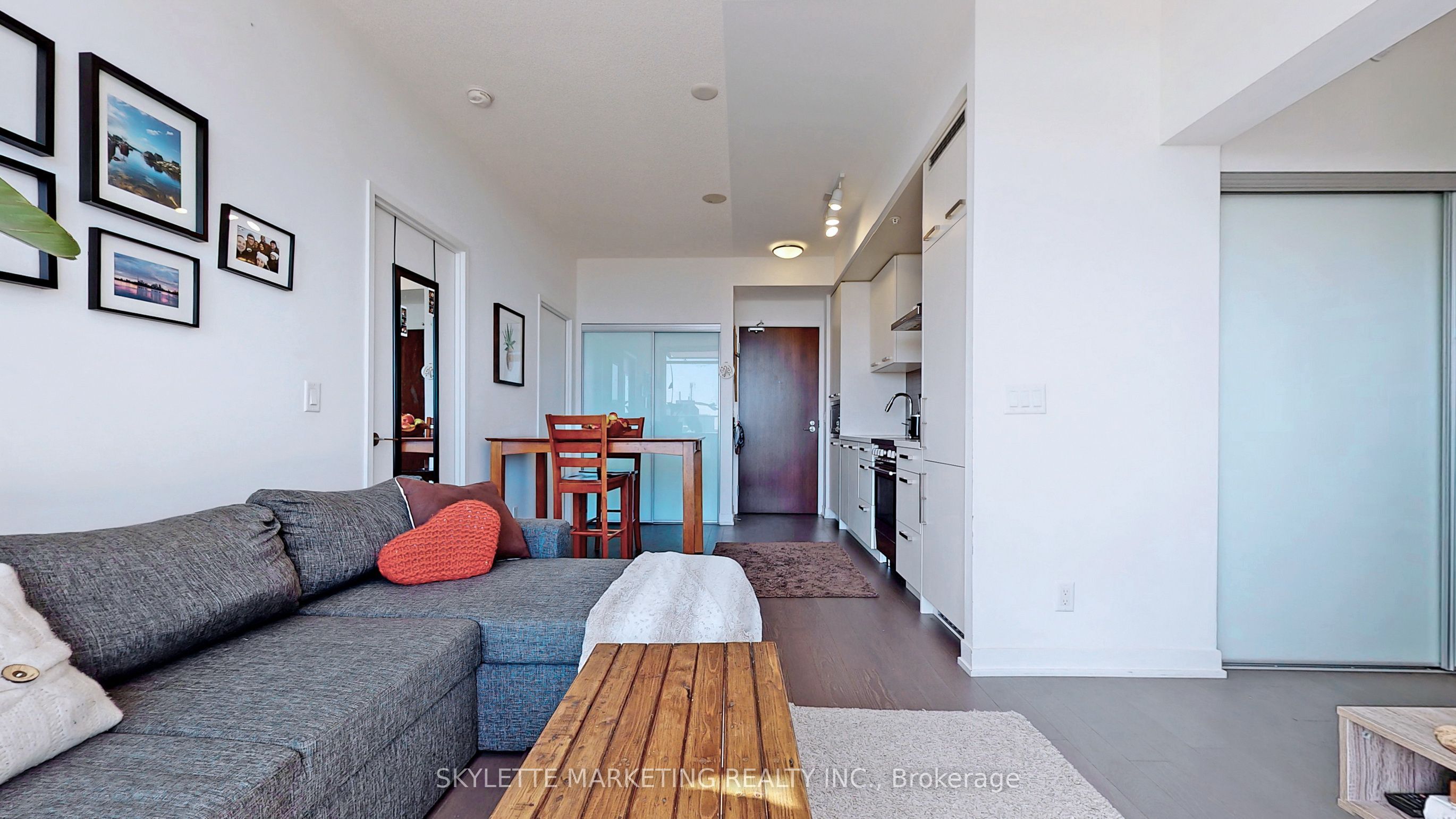 120 Bayview Avenue N614, Toronto, ON M5A 0G4 photo 2