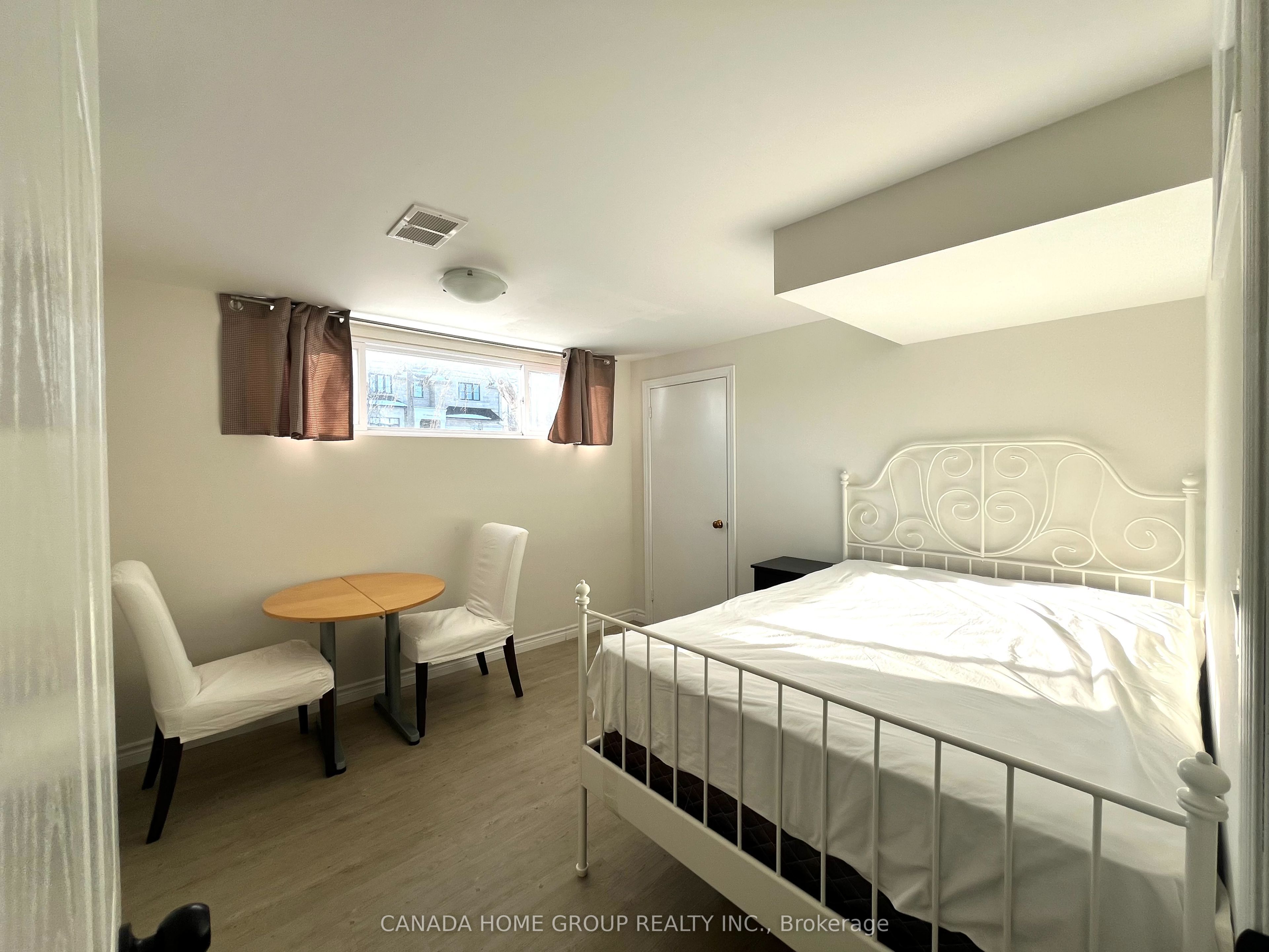 178 Waterloo Avenue, Toronto, ON M3H 3Z1 photo 2