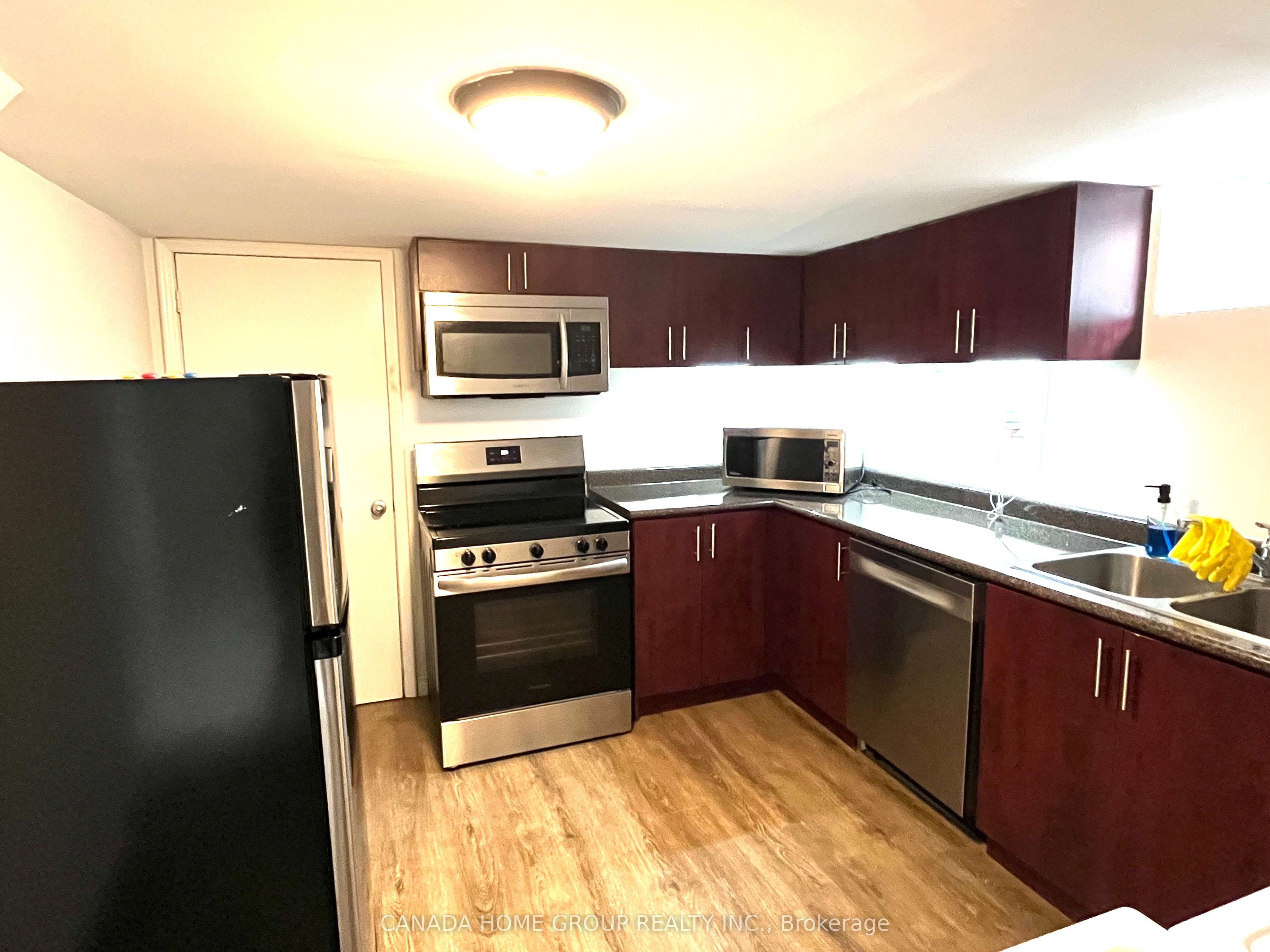 178 Waterloo Avenue, Toronto, ON M3H 3Z1 photo 3
